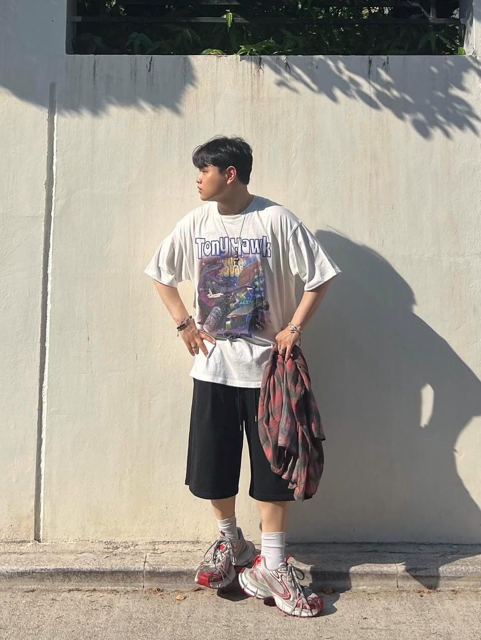 Balenciaga 3XL Sneakers White Red 착용 스타일