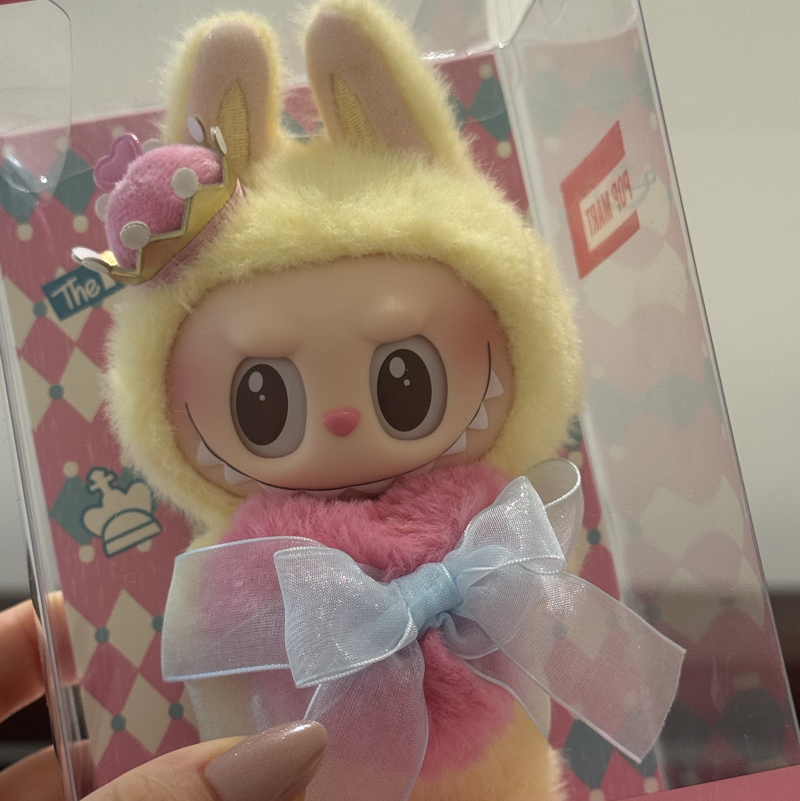 Pop Mart The Monsters Checkmate Series Plush Keyring 착용 스타일