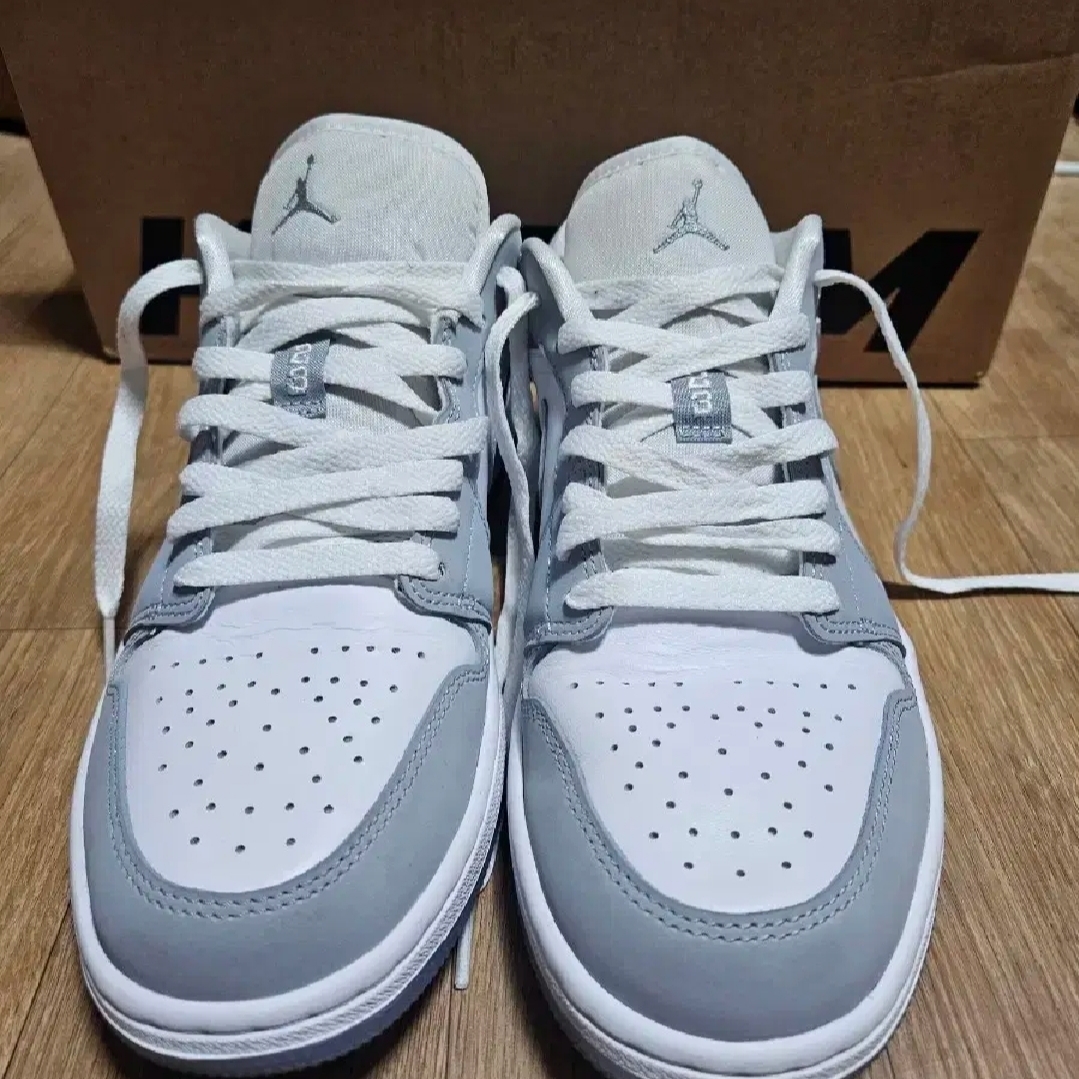 (W) Jordan 1 Low White Wolf Grey 착용 스타일