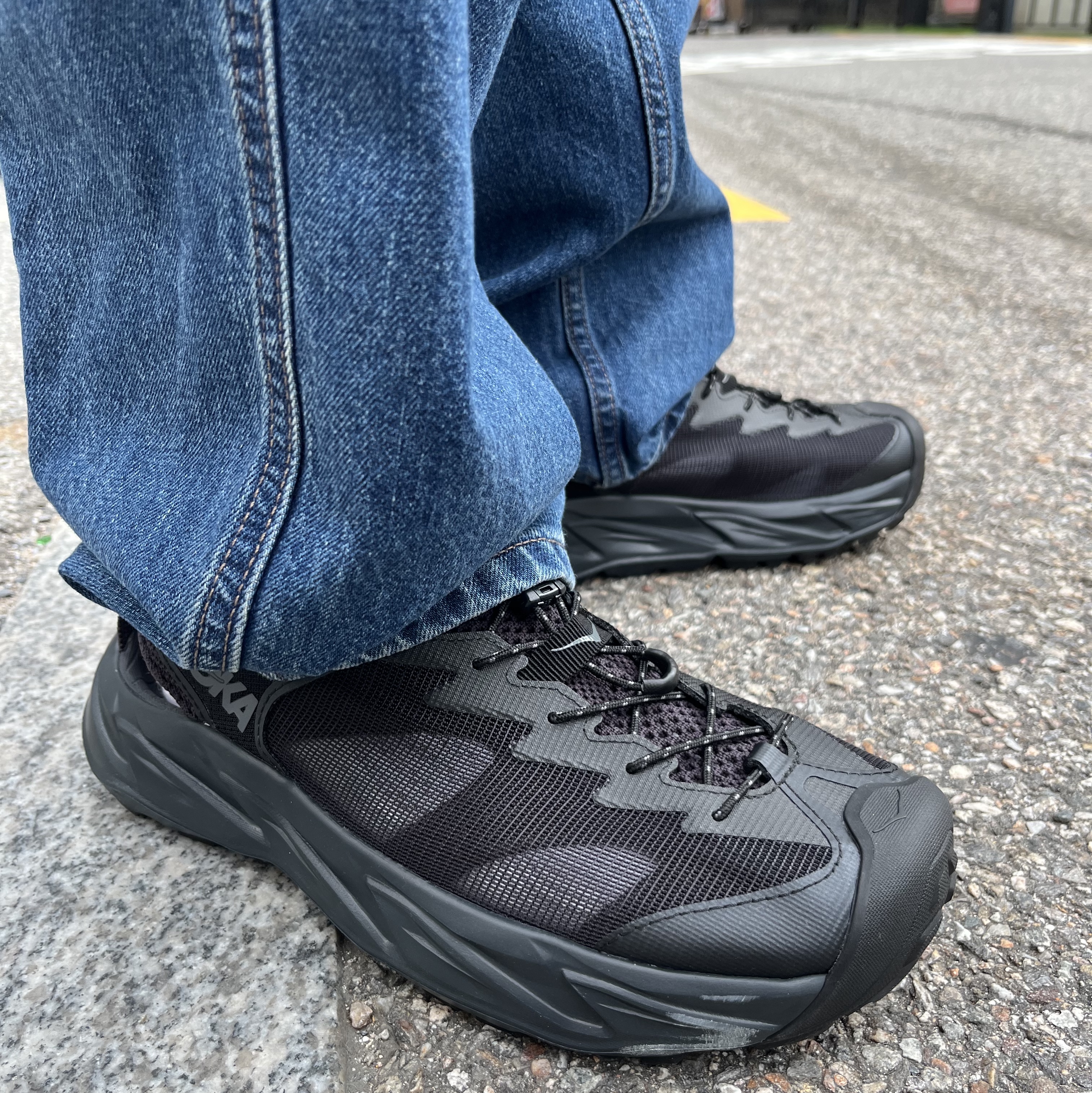 Hoka Hopara 2 Black 착용 스타일