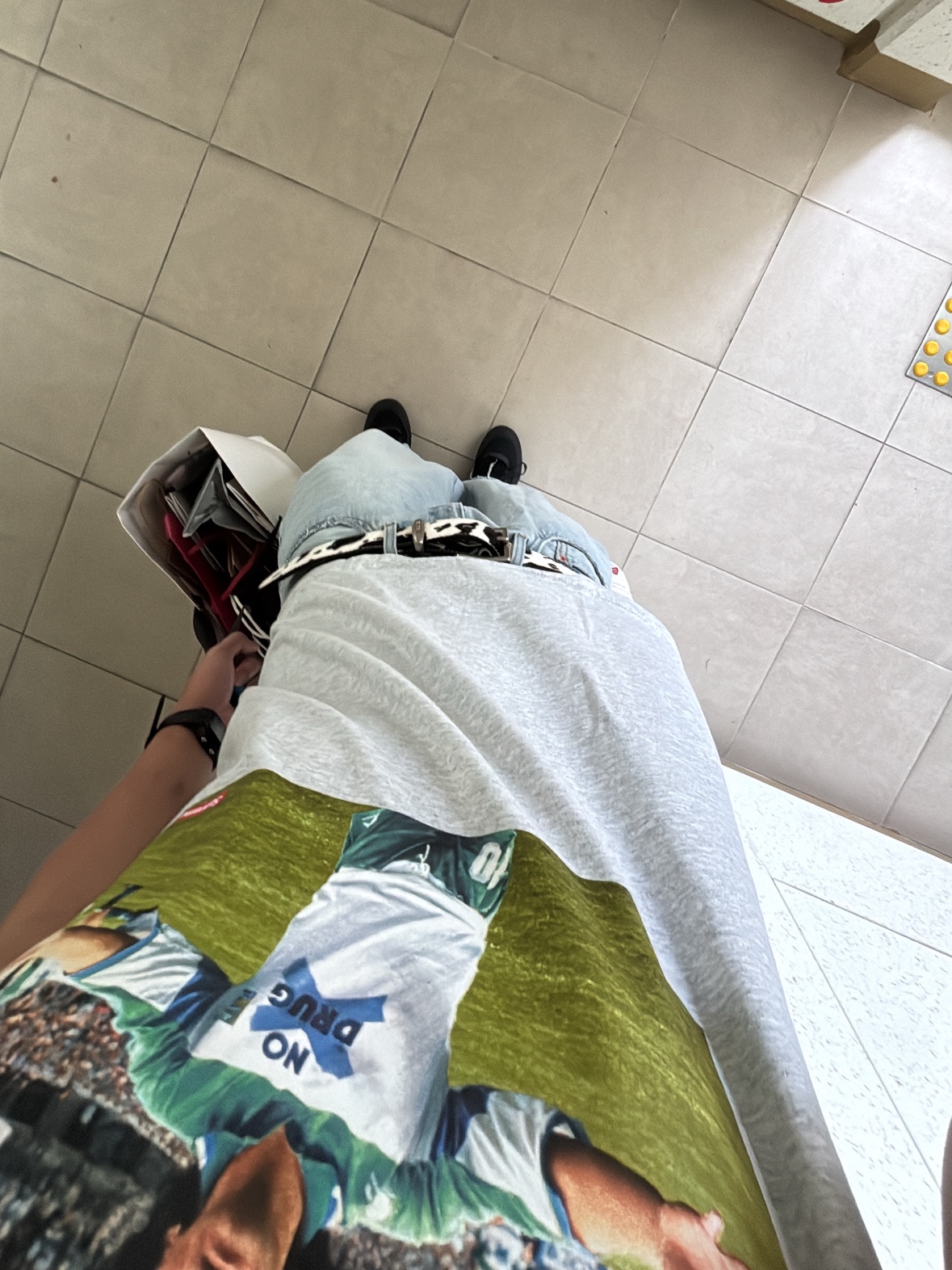 Supreme Maradona T-Shirt Ash Grey - 24SS 착용 스타일 - 2