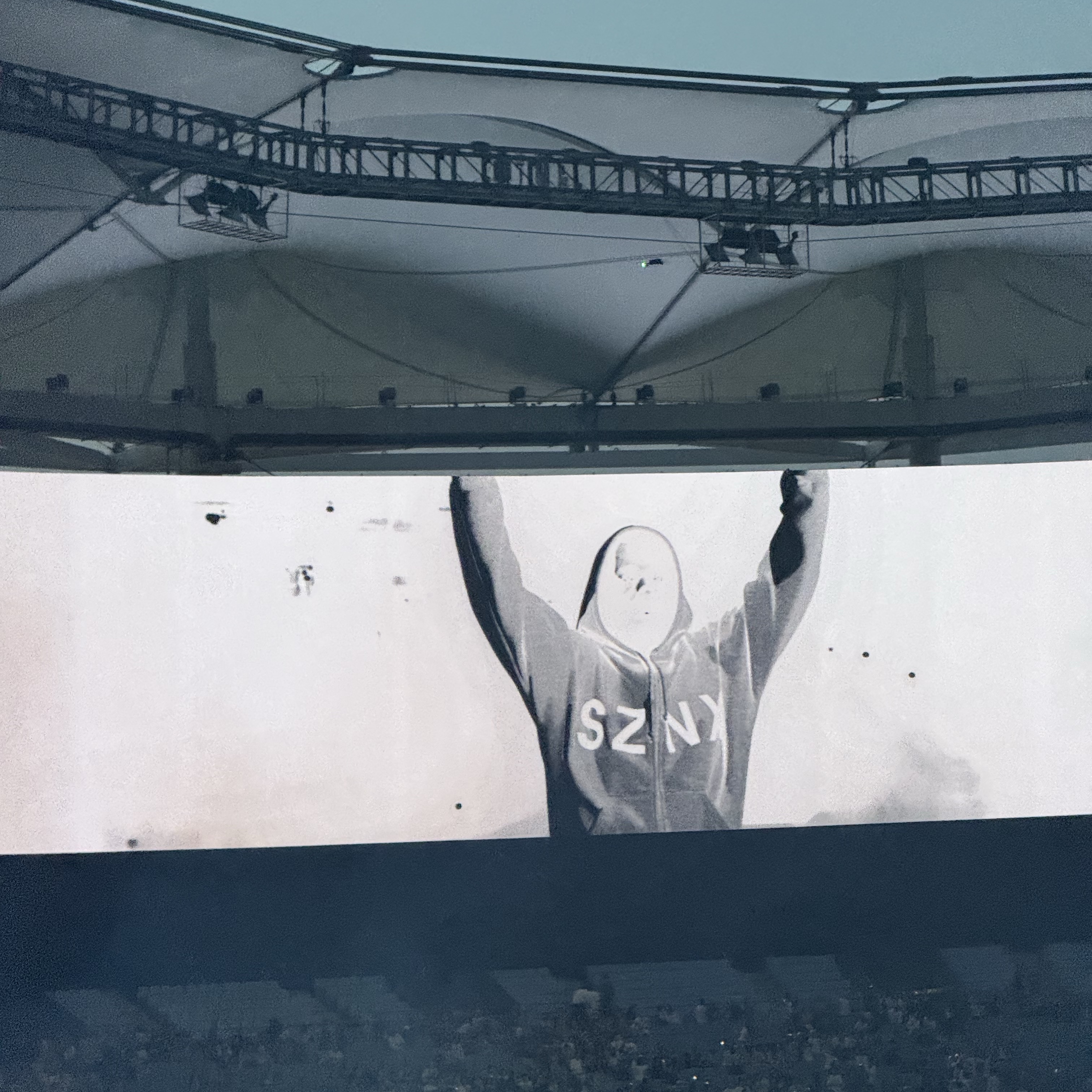 ¥$ Vultures Merch Hoodie Black - Korea Exclusive, Adidas Manchester United 2024/25 Away Jersey Night Indigo - KR Sizing (Non Marking Ver.) 착용 스타일 - 6