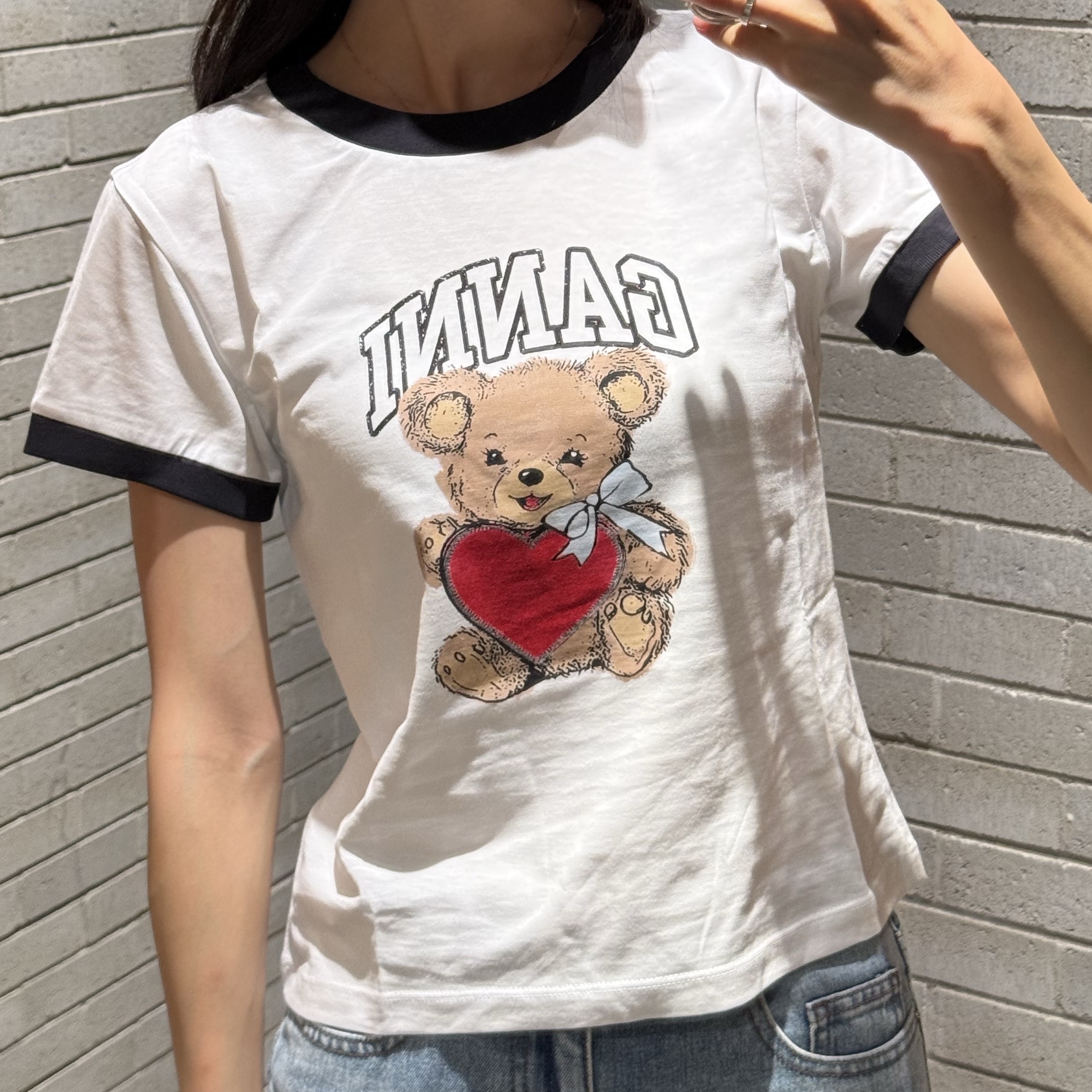 (W) Ganni Basic Jersey Bear T-Shirt White 착용 스타일 - 2