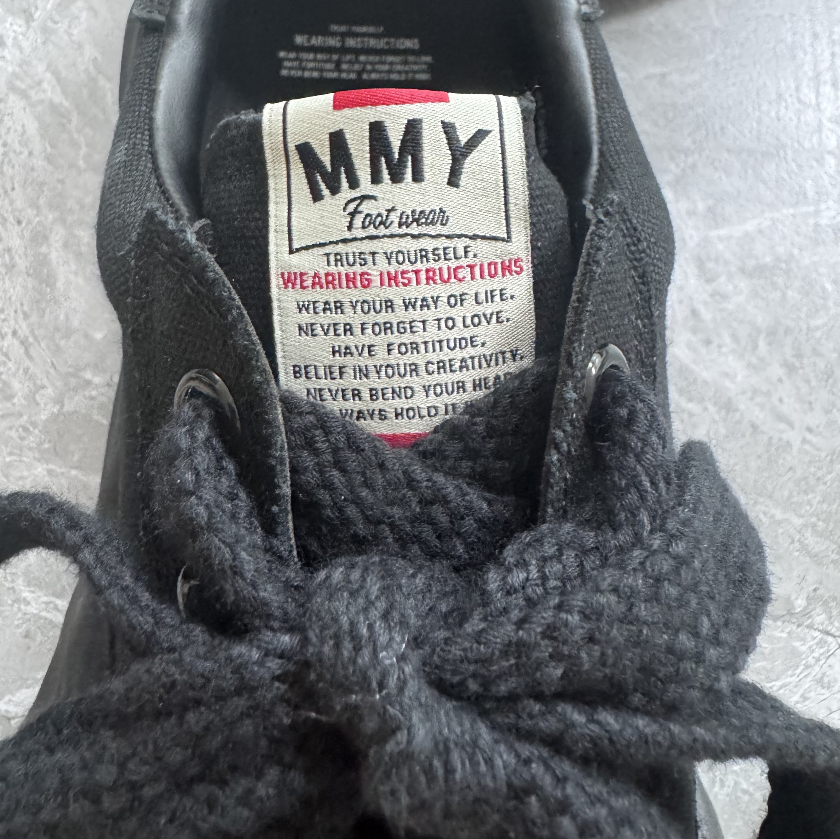 Maison Mihara Yasuhiro Blakey OG Sole Canvas Low-top Sneakers Black Black 착용 스타일 - 4