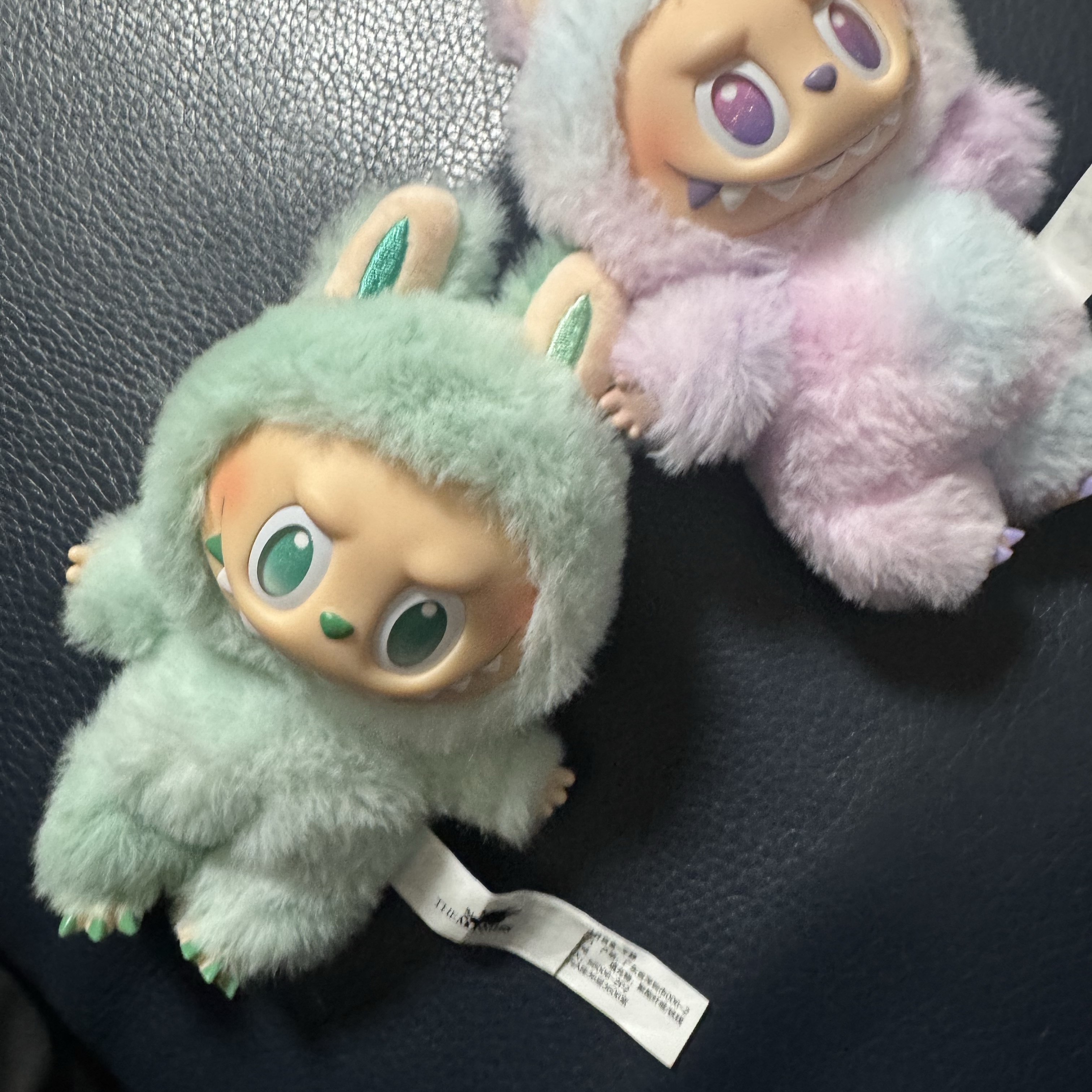 Pop Mart Labubu The Monsters Highlight Series Serenity Keyring (Opened Case) 착용 스타일