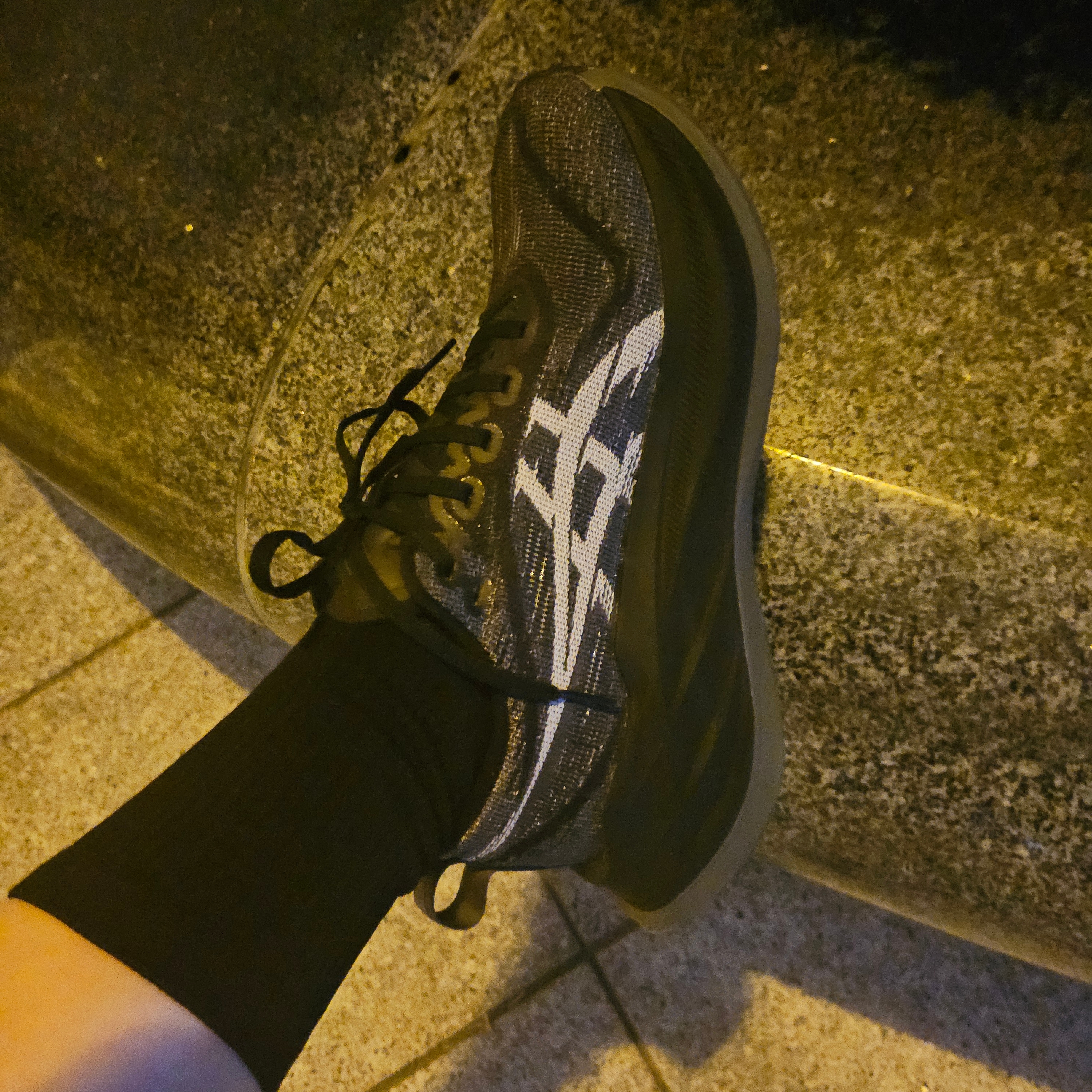 Asics Superblast 2 Black White 착용 스타일