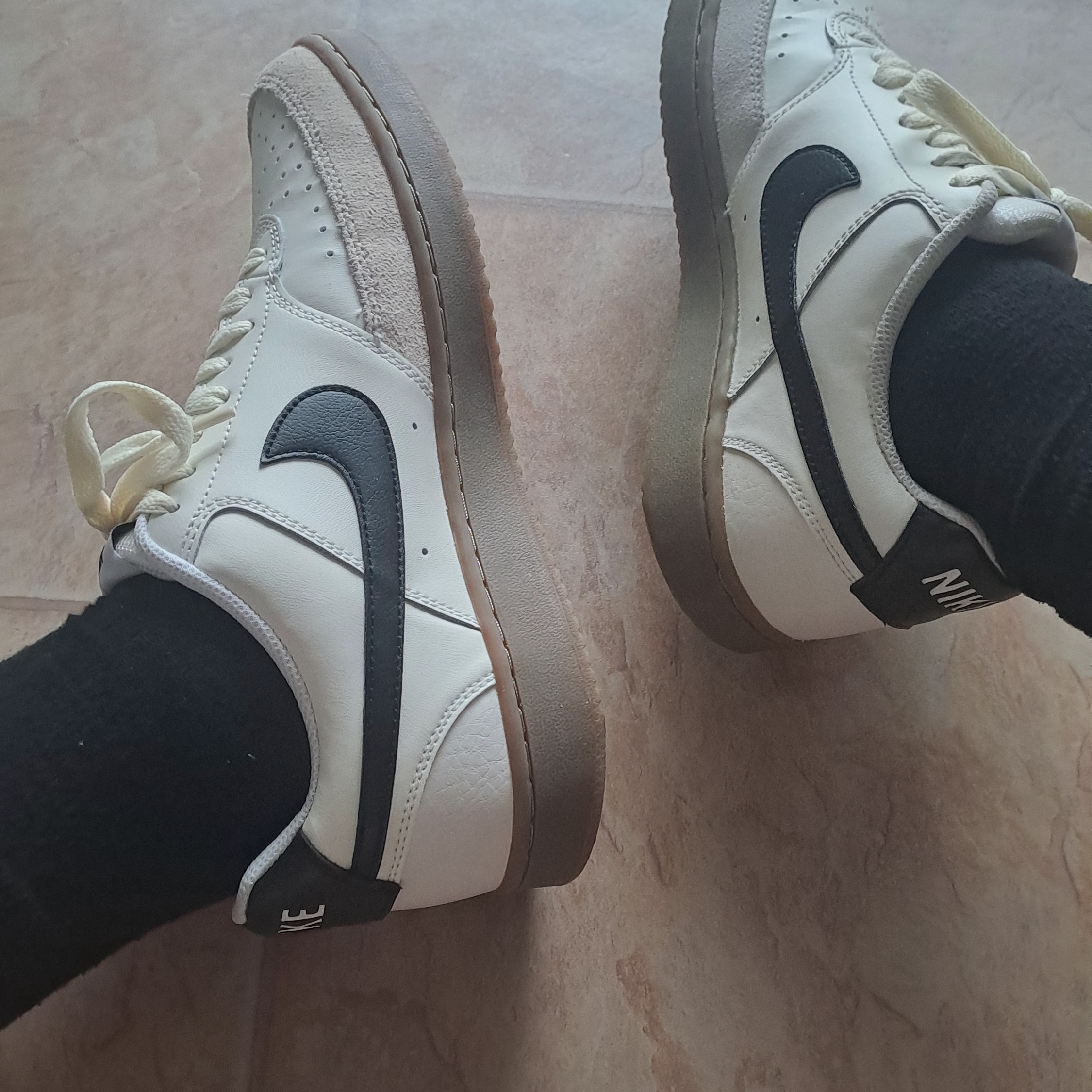 Nike Court Vision Low Sail Light Orewood Brown 착용 스타일