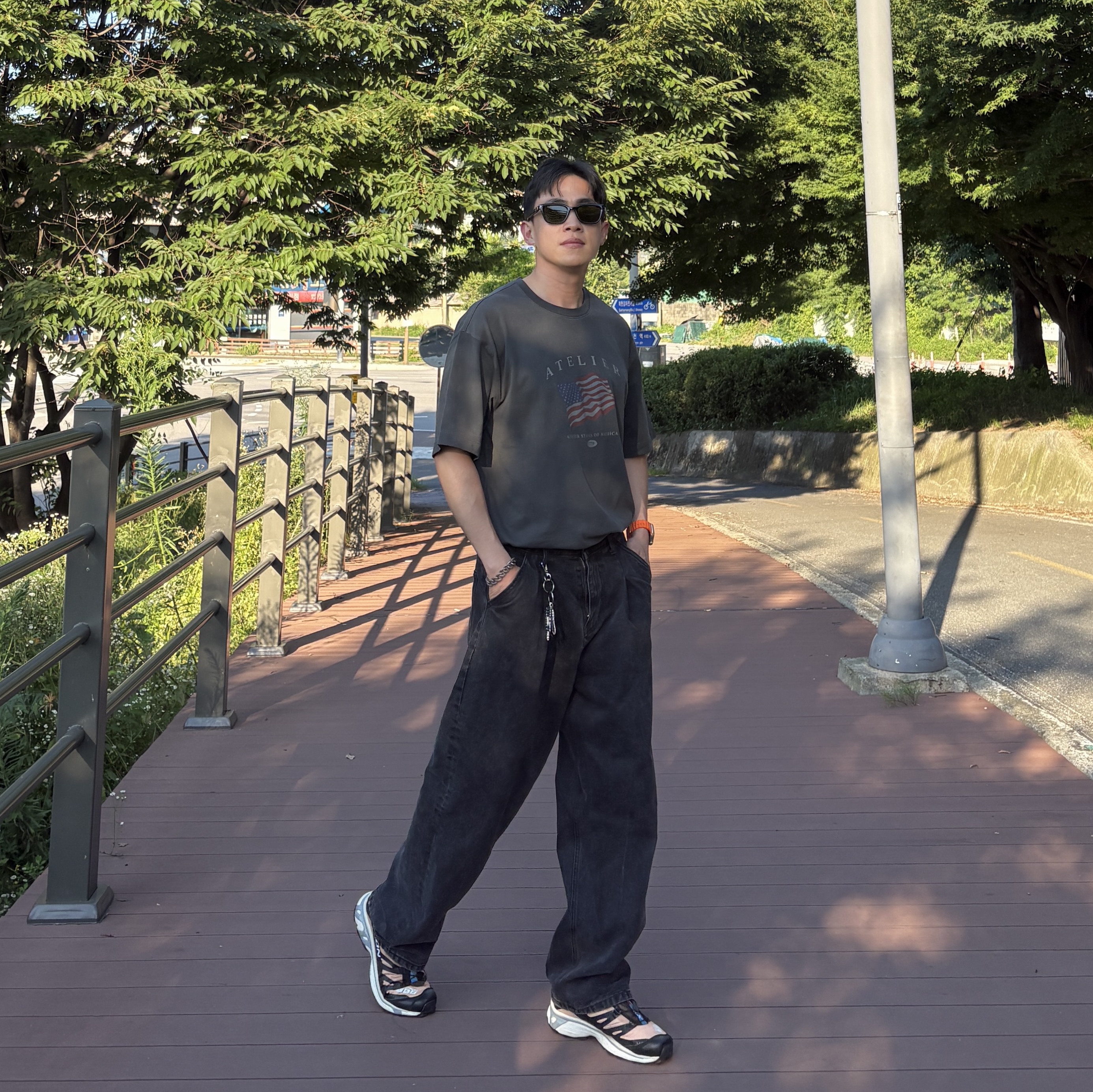 Gentle Monster Hovo 01 Black, Salomon XT-4 Tobacco Brown 착용 스타일 - 1