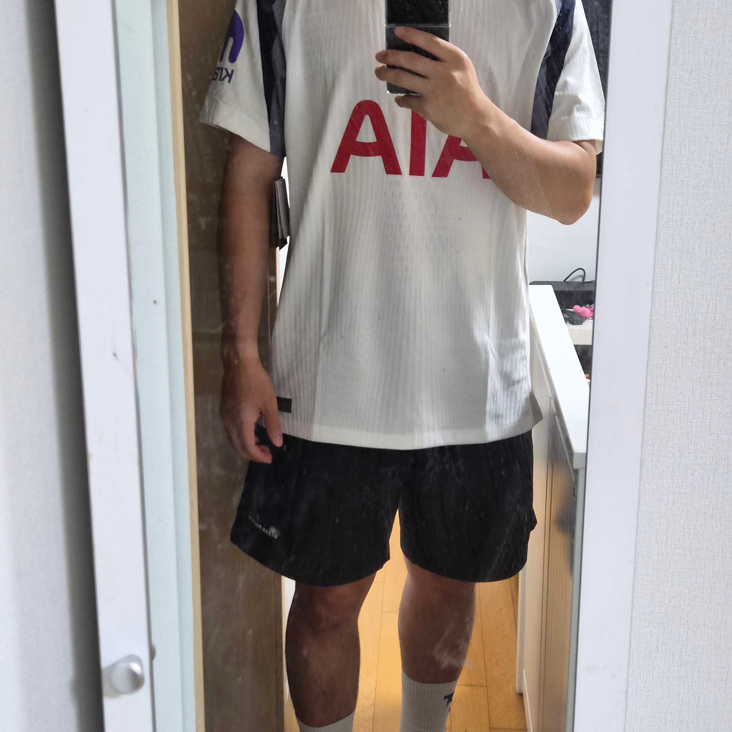 Nike Tottenham Hotspur 2025/26 Match Home Dri-Fit ADV Football Authentic Jersey White Light Iron Ore (Non Marking Ver.) 착용 스타일