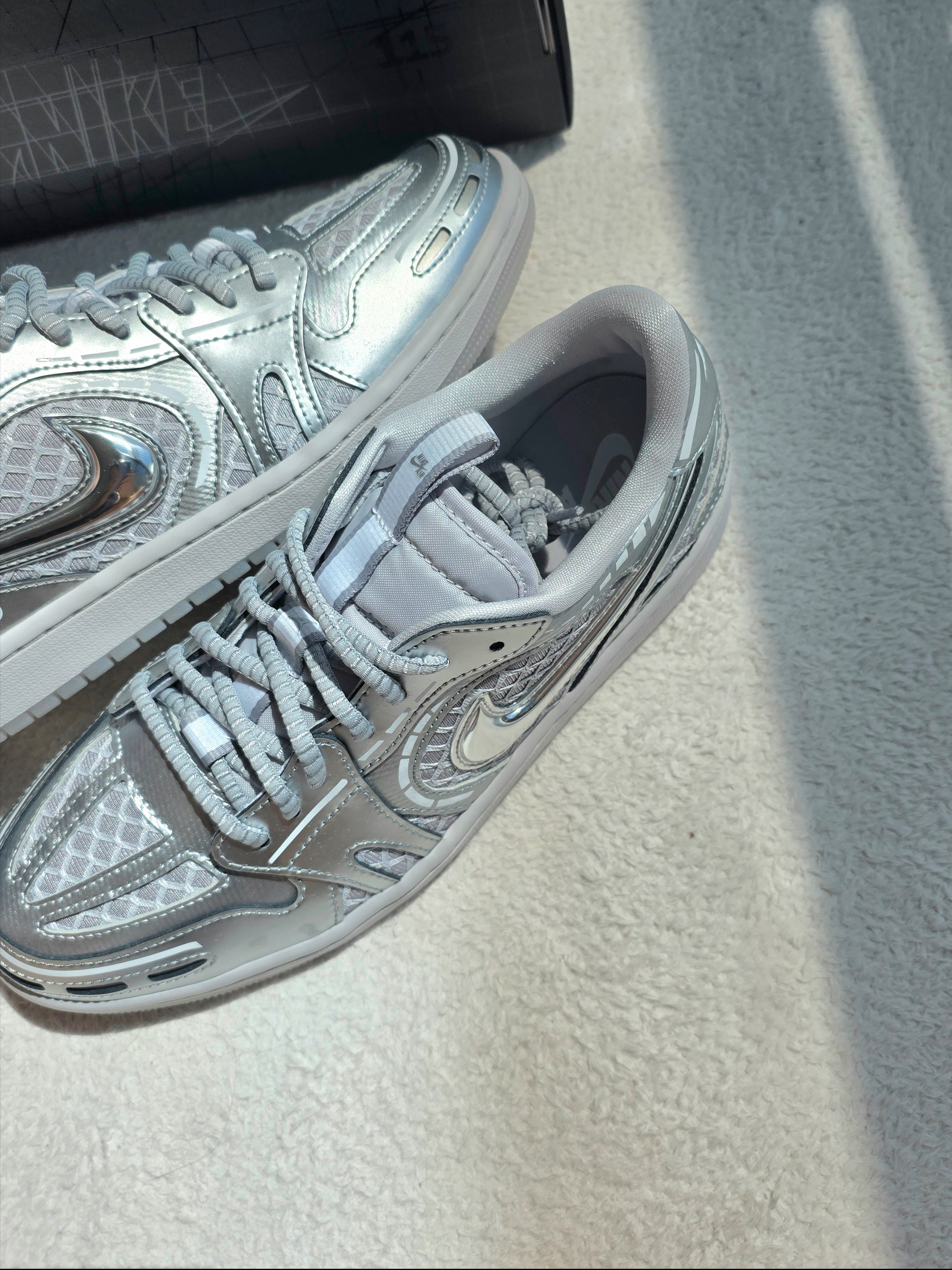 (W) Jordan 1 Low Method of Make Neutral Grey White 착용 스타일 - 3