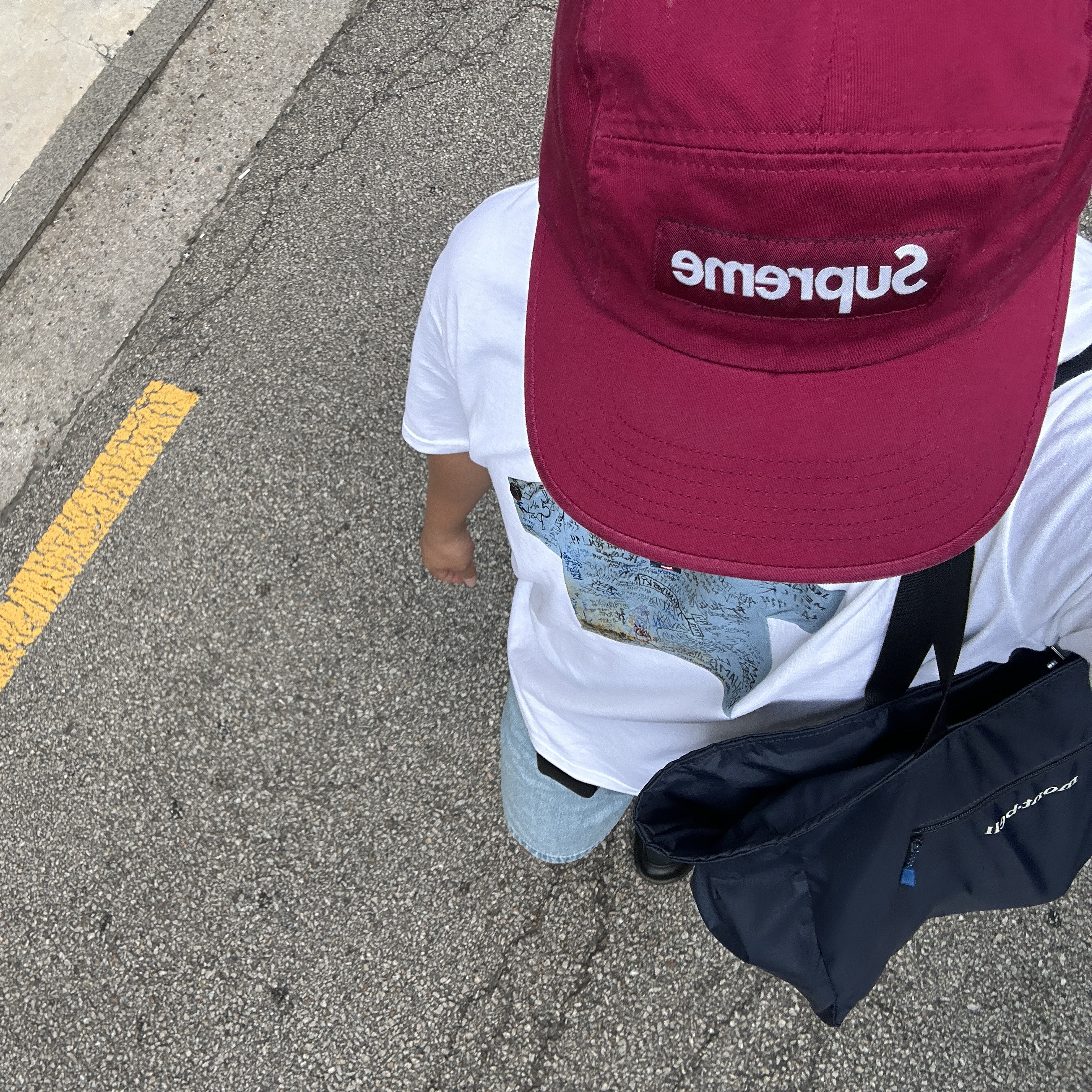 Supreme First T-Shirt White - 24SS, Montbell Pocketable Light Tote L Navy - 25SS 착용 스타일