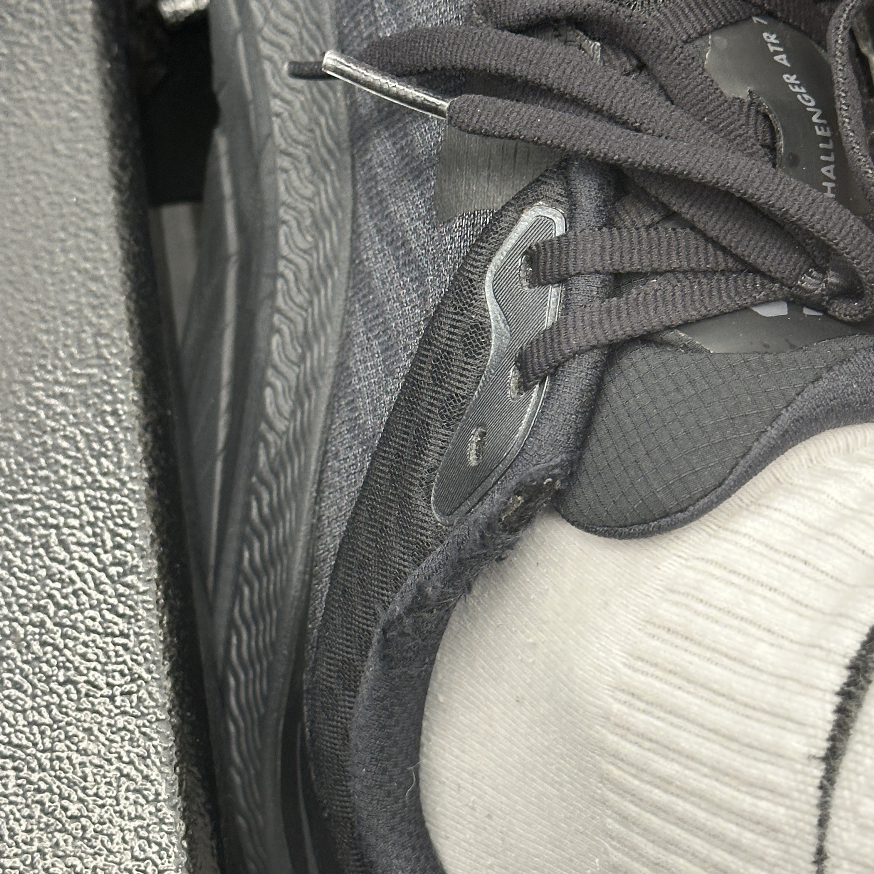Hoka Challenger 7 Gore-Tex Black 착용 스타일 - 2