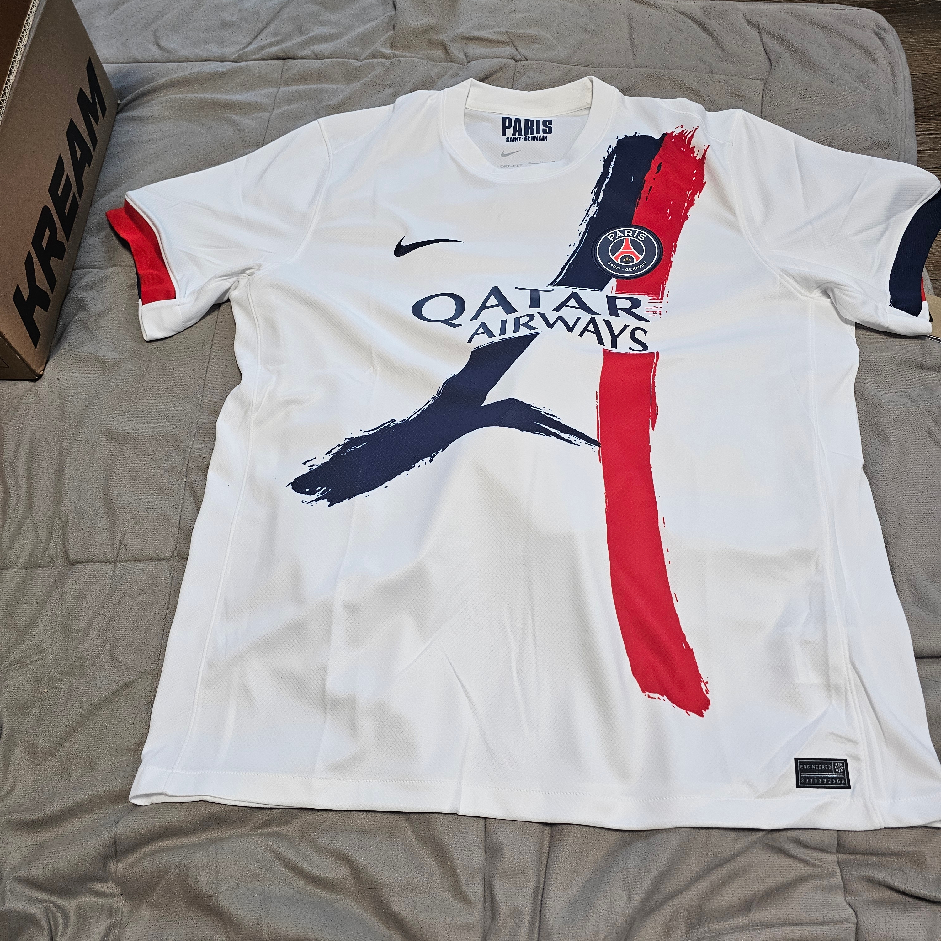 Nike Paris Saint-Germain 2024/26 Dri-Fit Stadium Away Replica Jersey White Midnight Navy (Non Marking Ver.) 착용 스타일 - 3