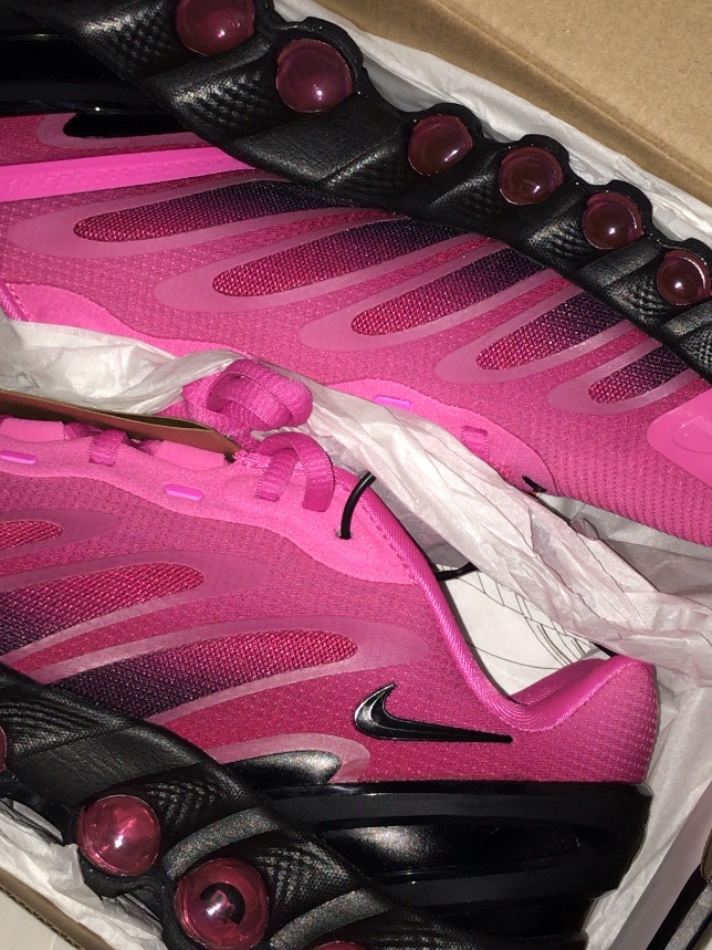 (W) Nike Air Max Dn8 Hyper Pink Black 착용 스타일
