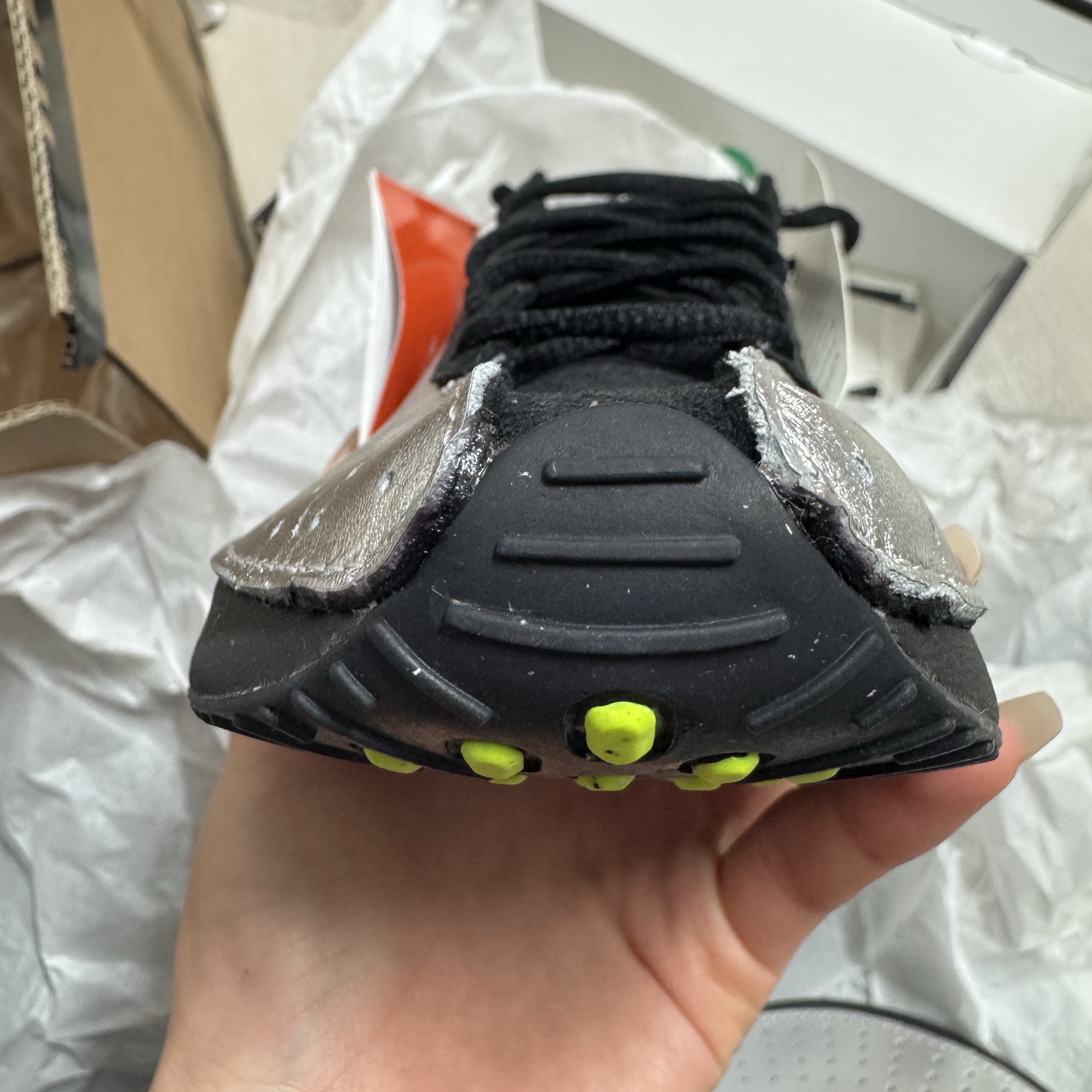 (W) Nike Air Superfly Metallic Silver and Black 착용 스타일 - 6