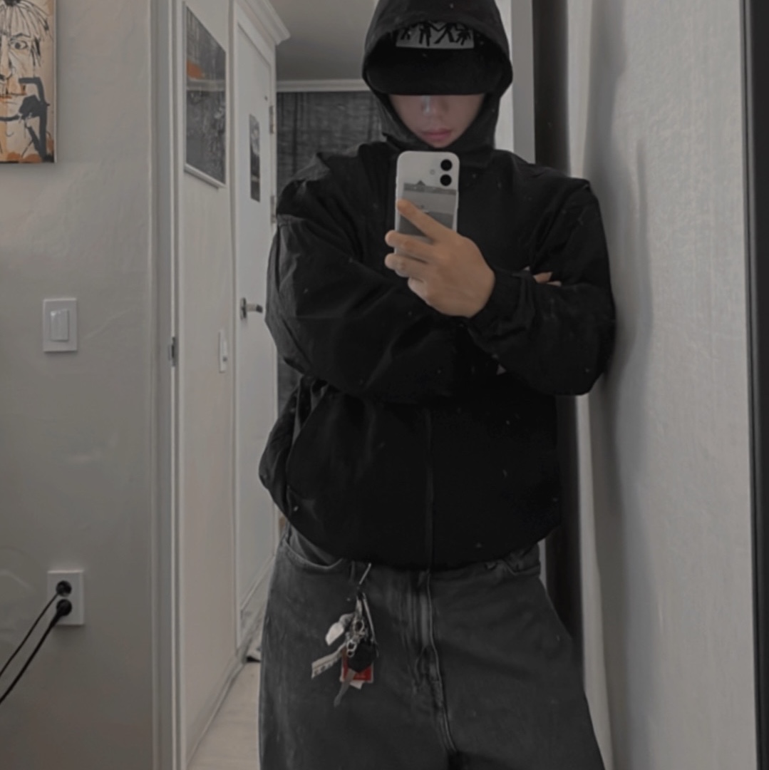 Yeezy x Gosha Rubchinskiy Vulture WB-01 Jacket Charcoal 착용 스타일 - 2