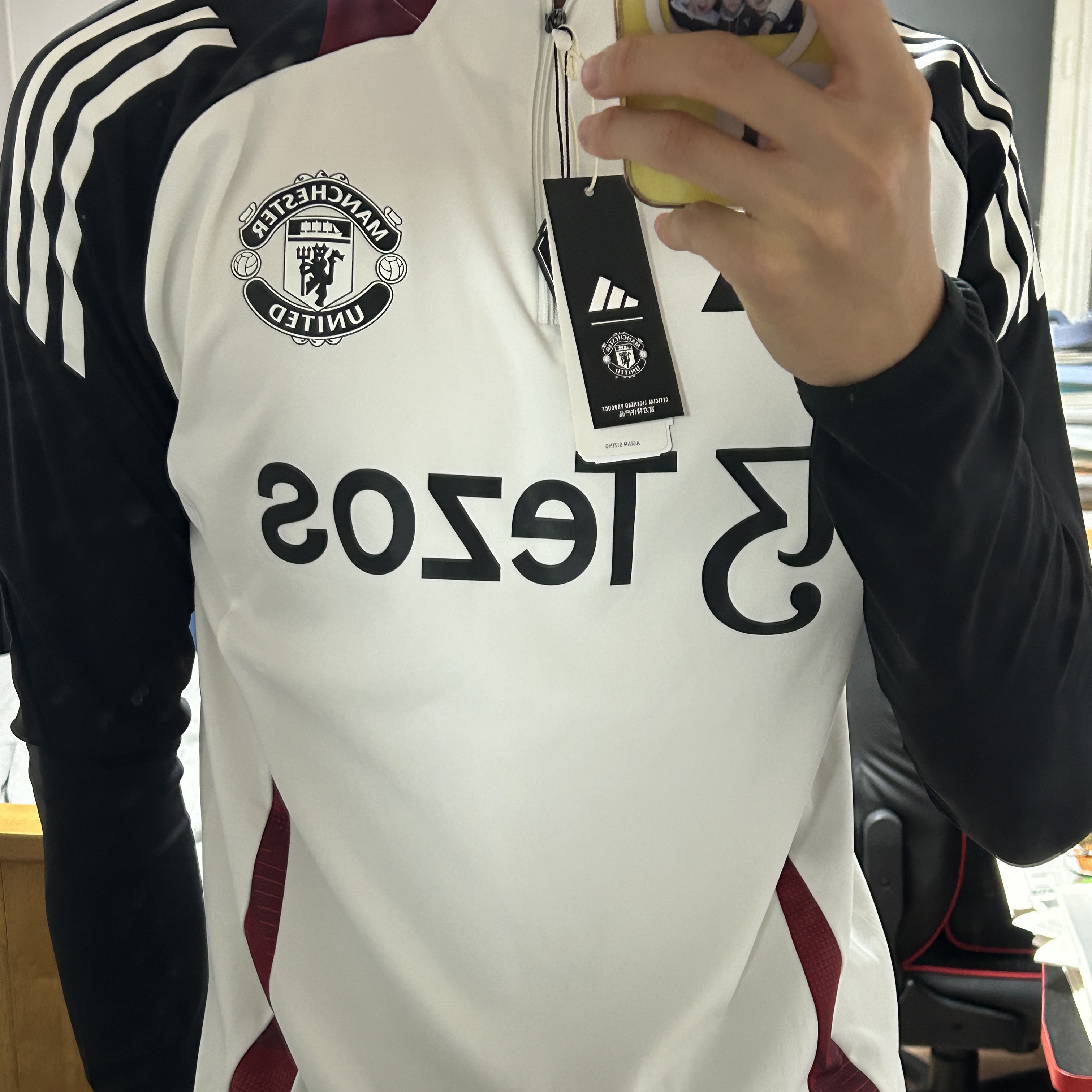 Adidas Manchester United Tiro 24 Training Top Off White Black - KR Sizing 착용 스타일