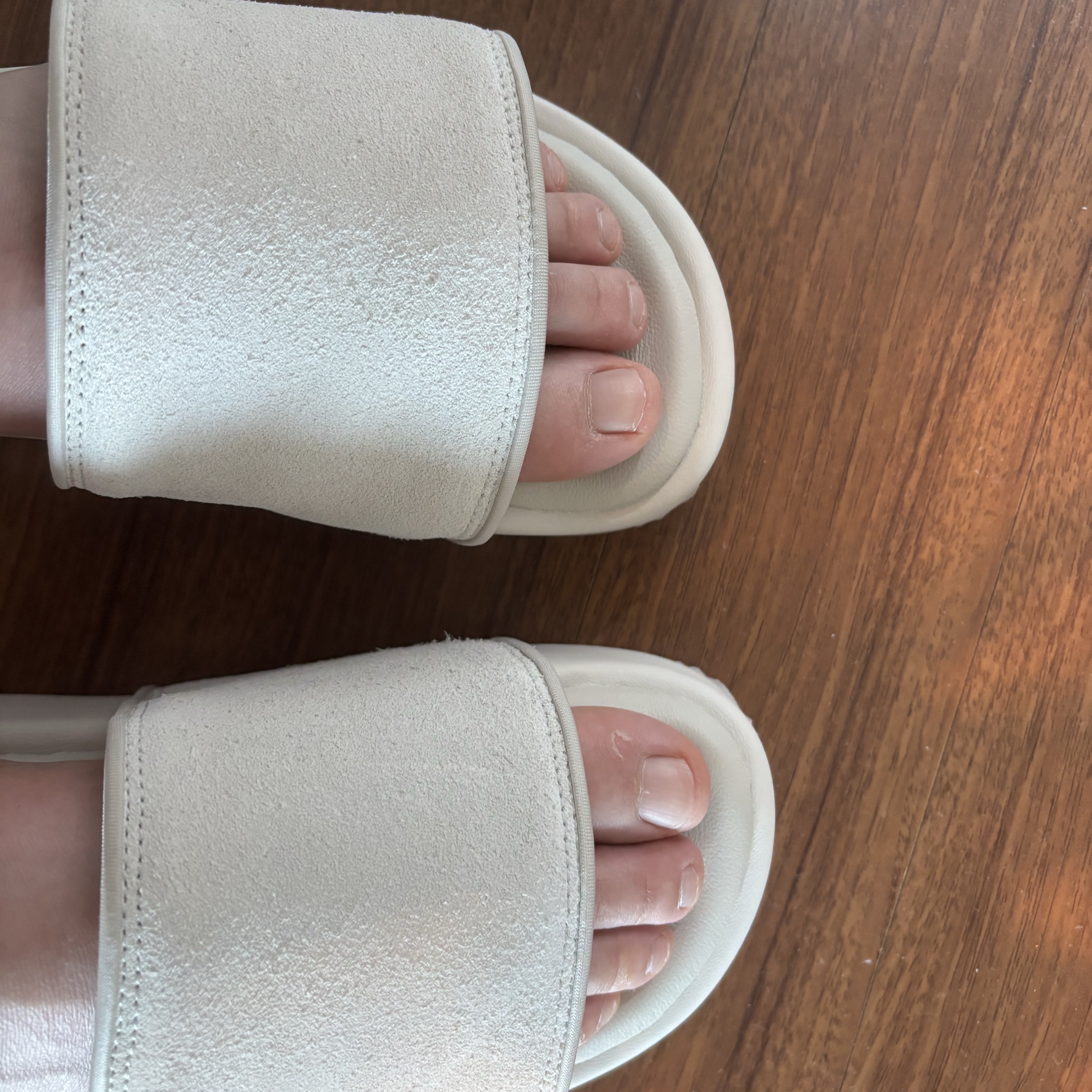 Y-3 Slide Orbit Grey 착용 스타일