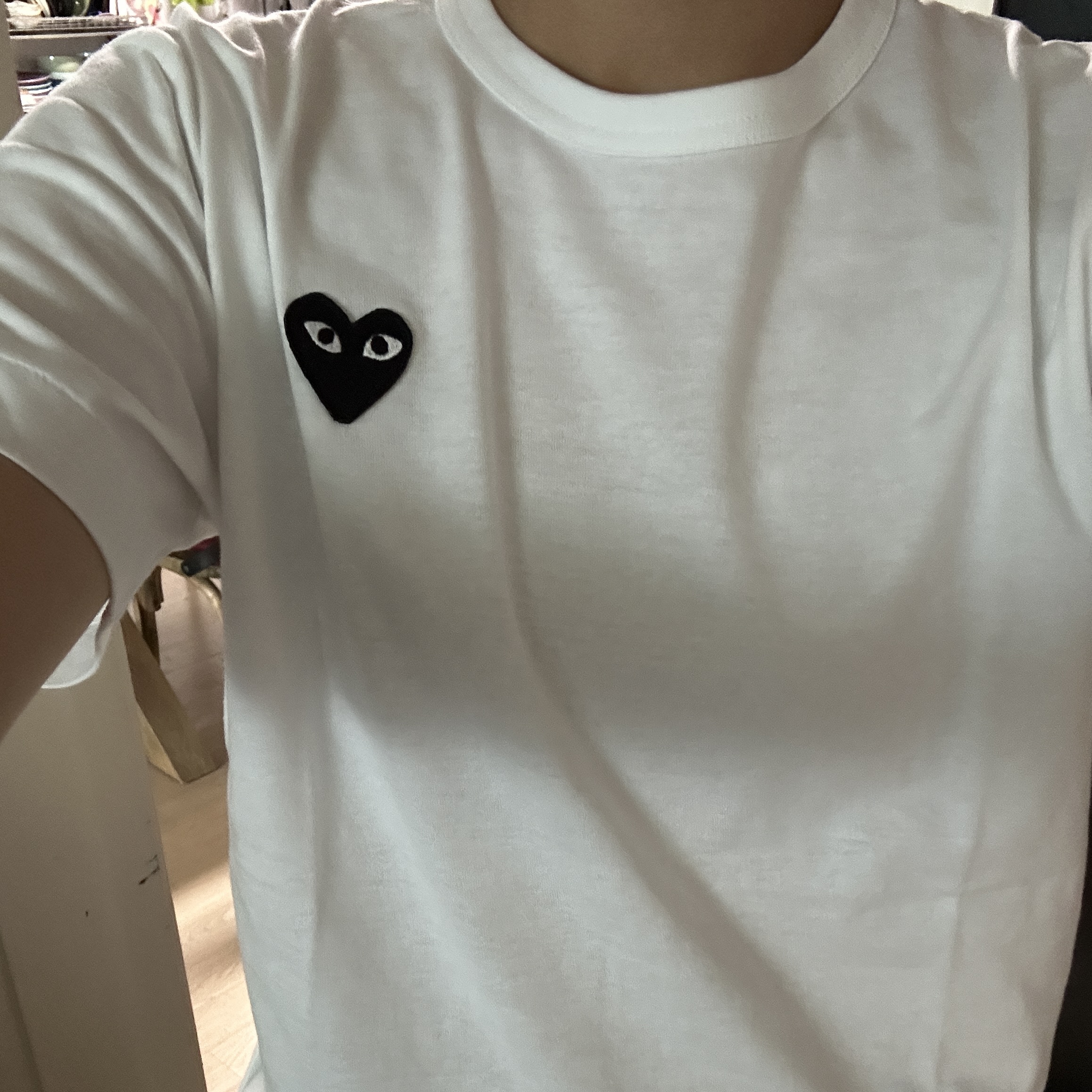 Play Comme des Garcons Black Heart T-Shirt White 착용 스타일