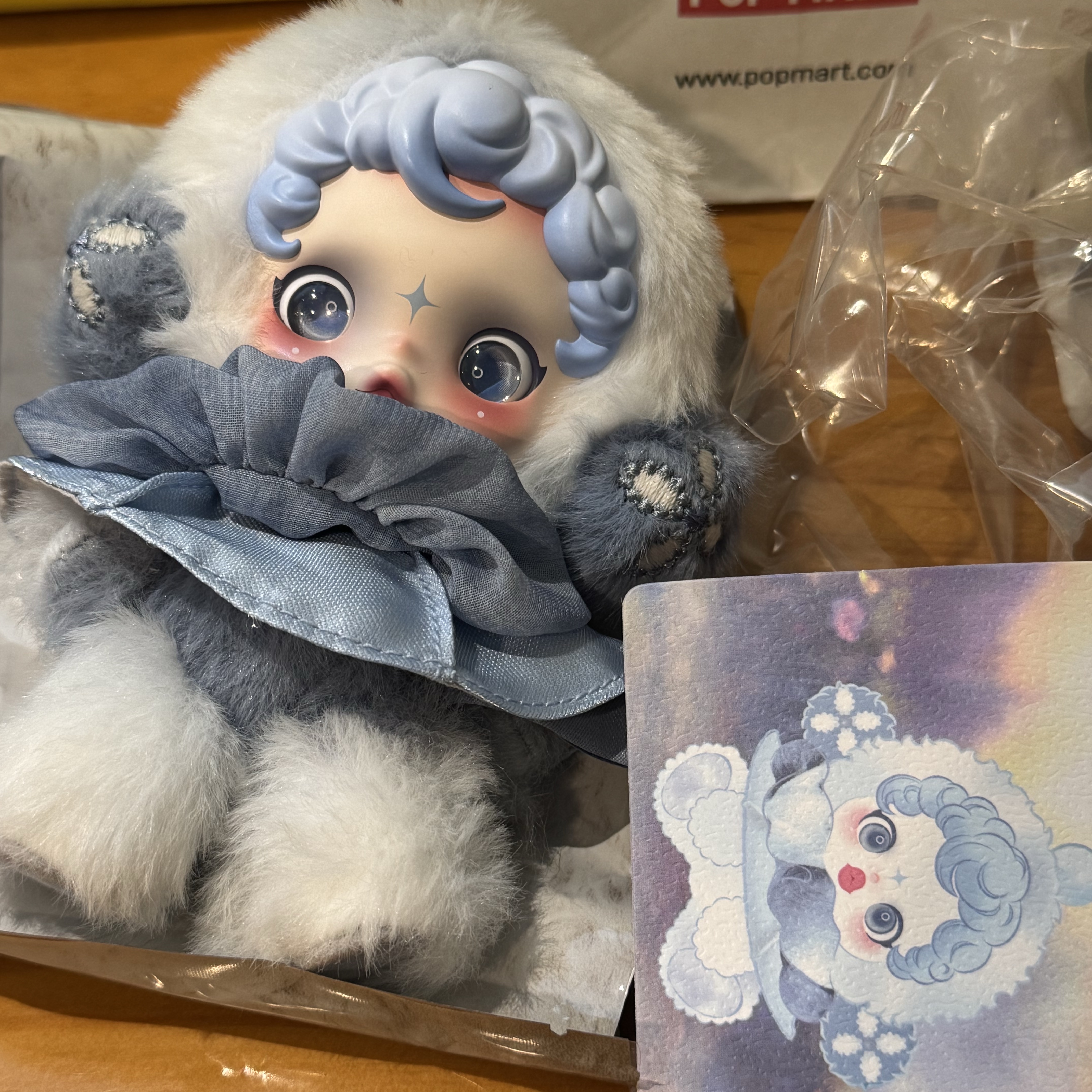 Pop Mart Skullpanda L’Impressionnisme Series Plush Doll Dew (Opened Case), Pop Mart Skullpanda L’Impressionnisme Series Plush Doll Windflower (Opened Case) 착용 스타일 - 1