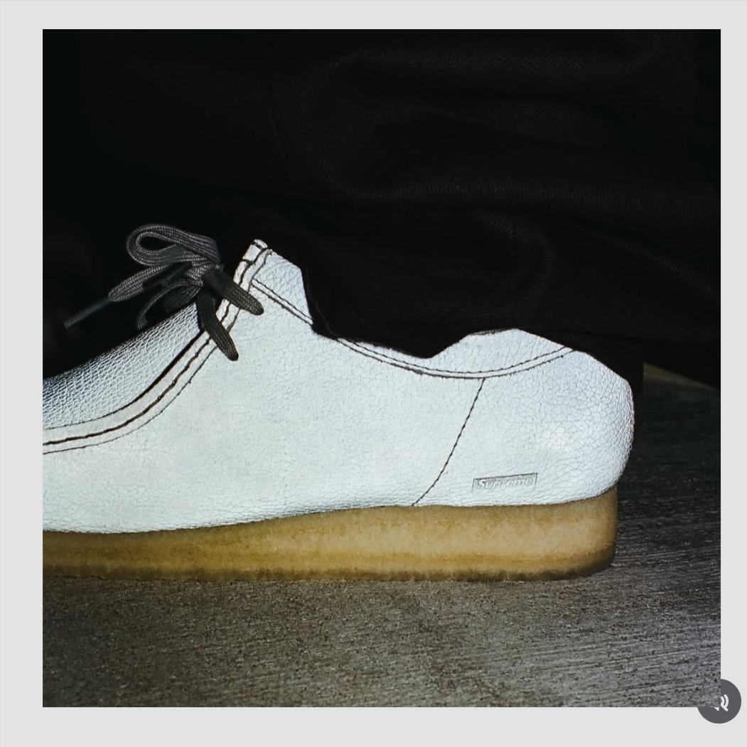 Clarks x Supreme Reflective Wallabee Natural - 25SS 착용 스타일 - 2