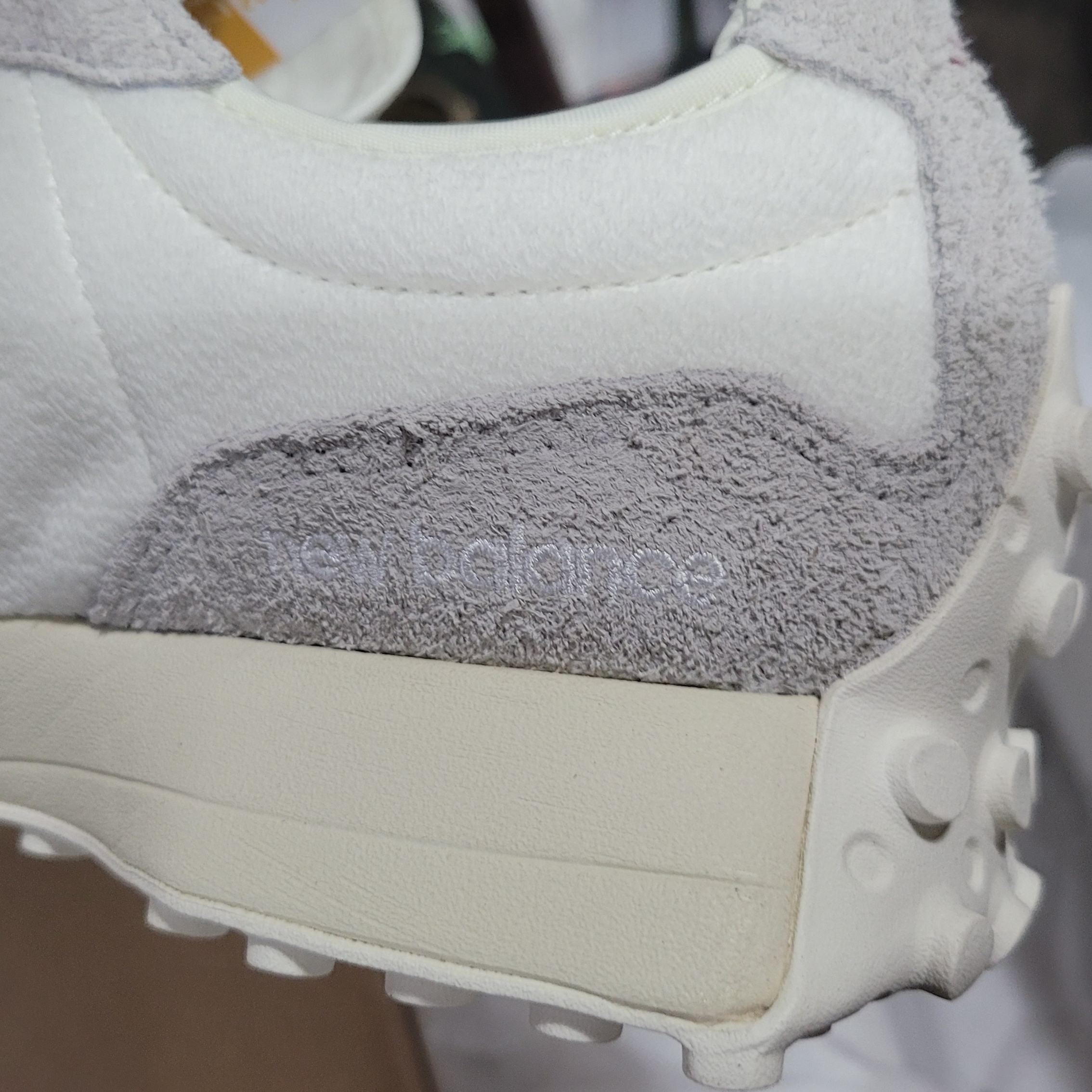 New Balance 327 Moonbeam Rain Cloud 착용 스타일 - 4
