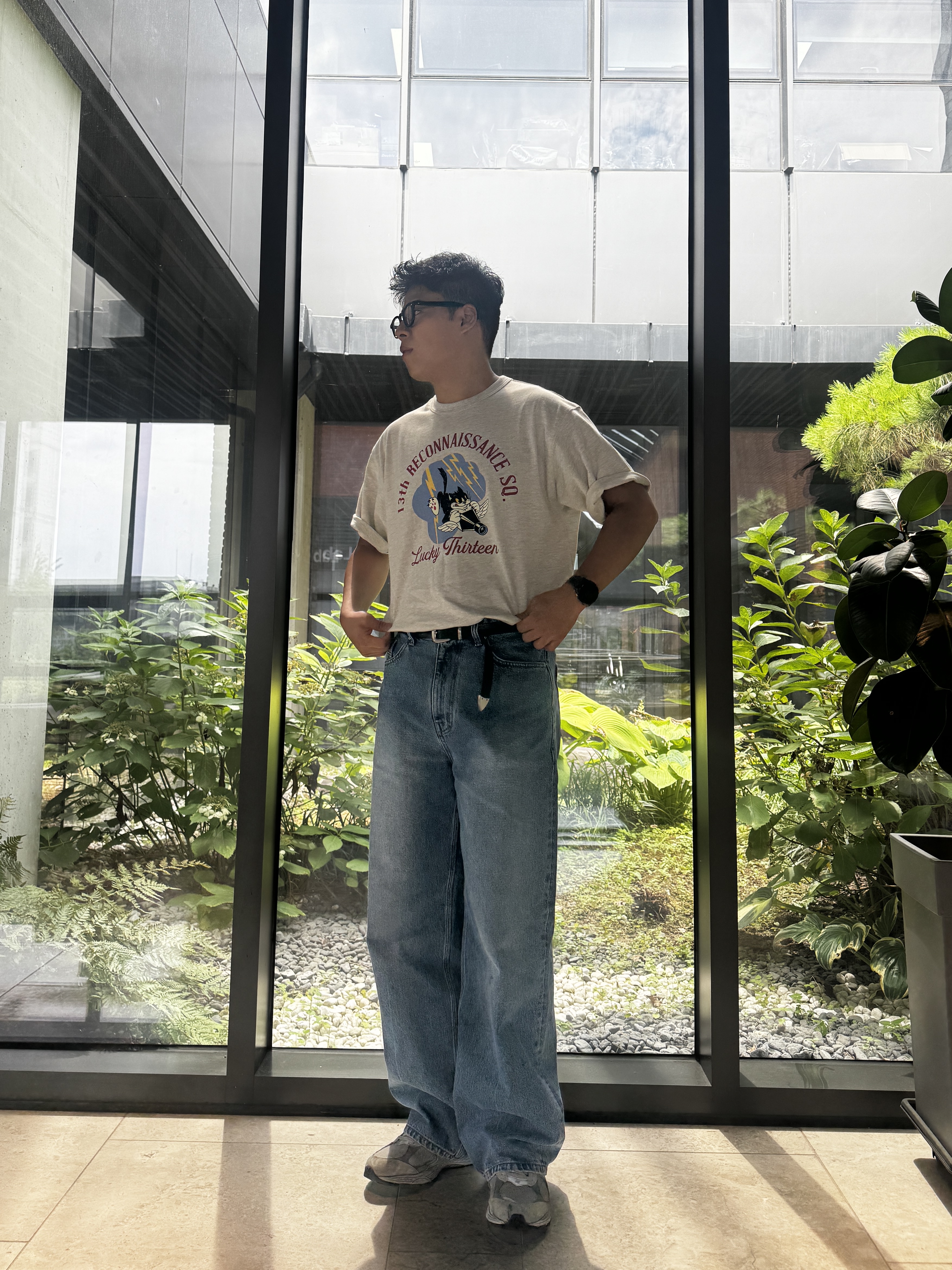 noun Straight Denim Pants Mid Blue, New Balance 2002R Grey 착용 스타일 - 2