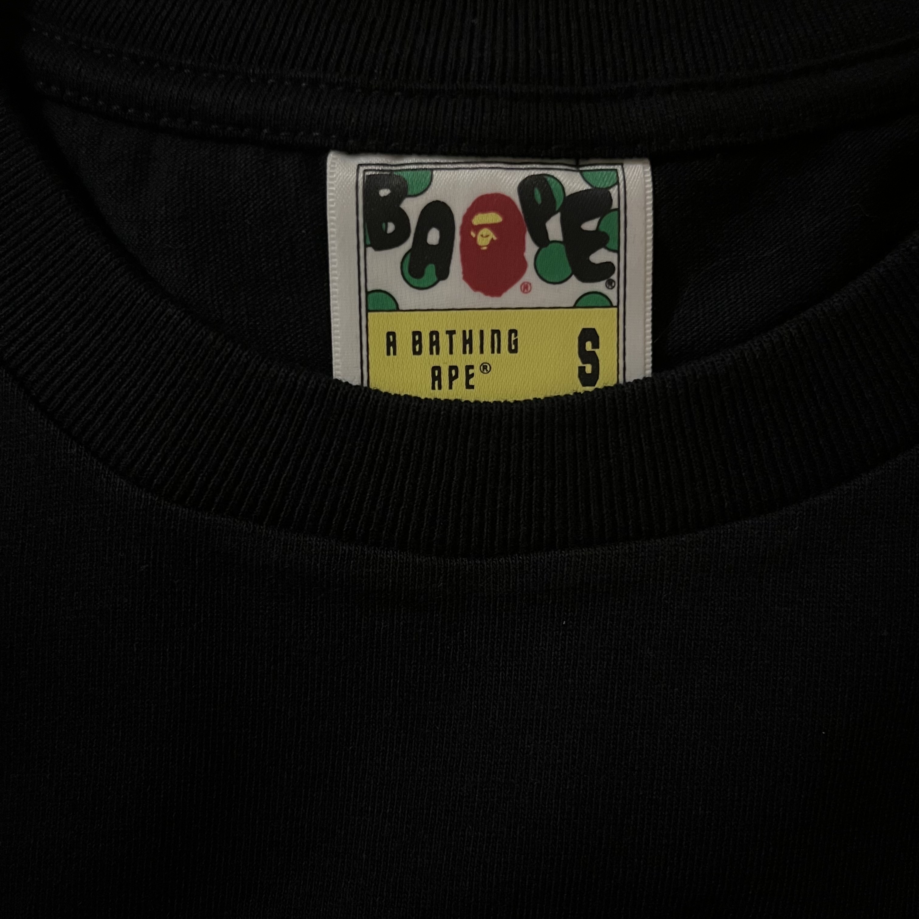 BAPE Giant 1st Camo Big Baby Milo T-Shirt Black Yellow 착용 스타일 - 2