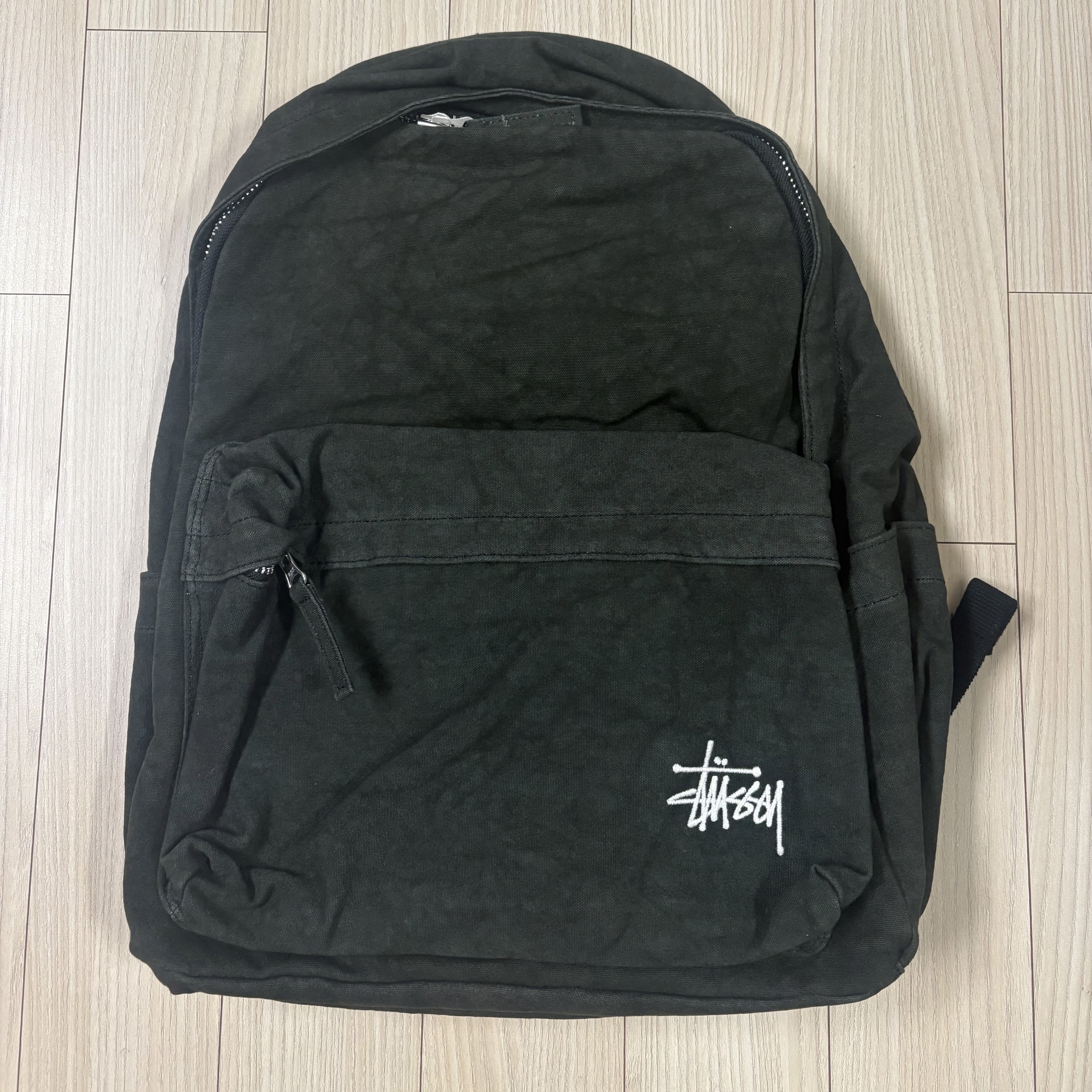 Stussy Canvas Backpack Washed Black 착용 스타일 - 1