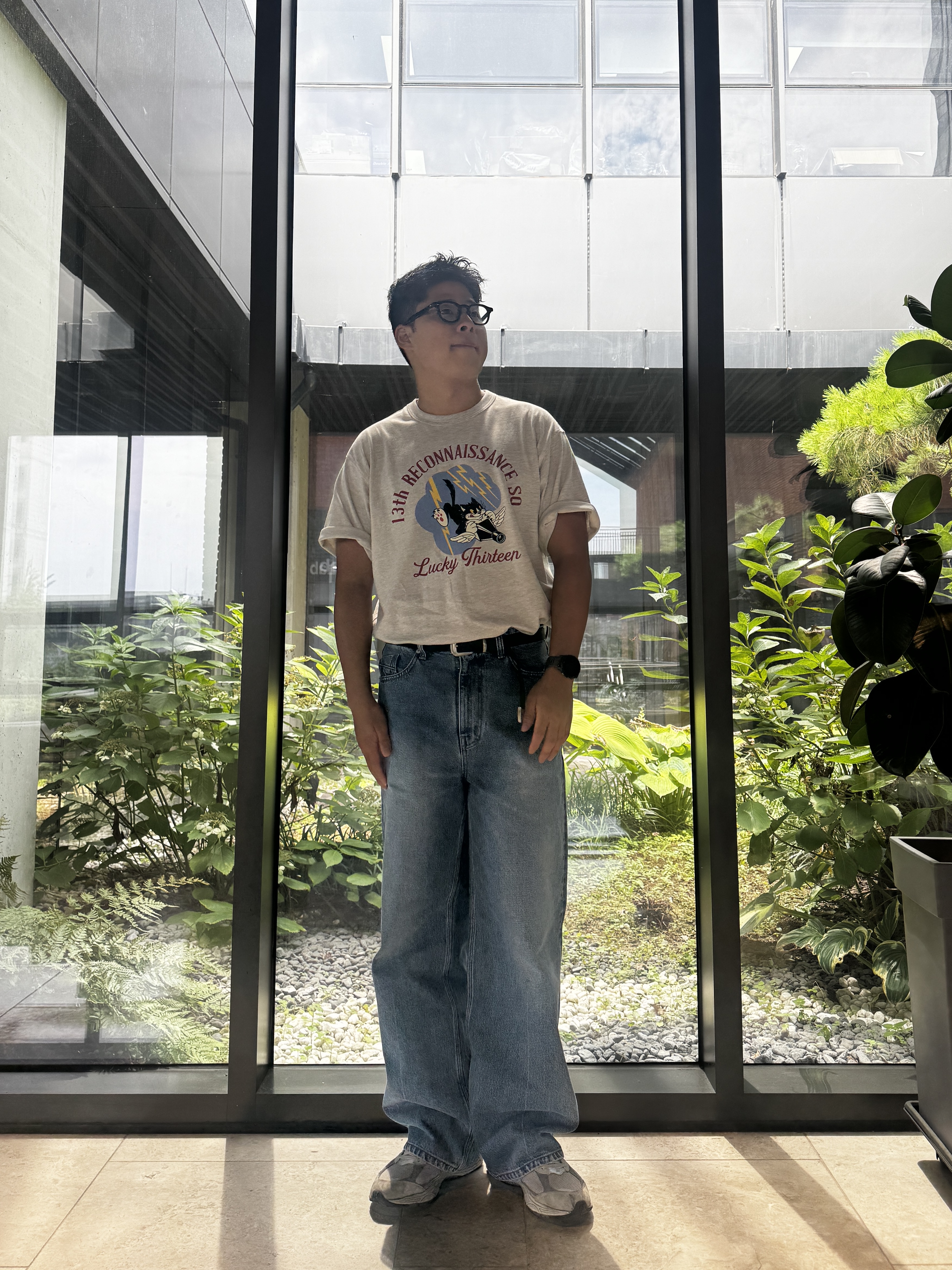 noun Straight Denim Pants Mid Blue, New Balance 2002R Grey 착용 스타일 - 1
