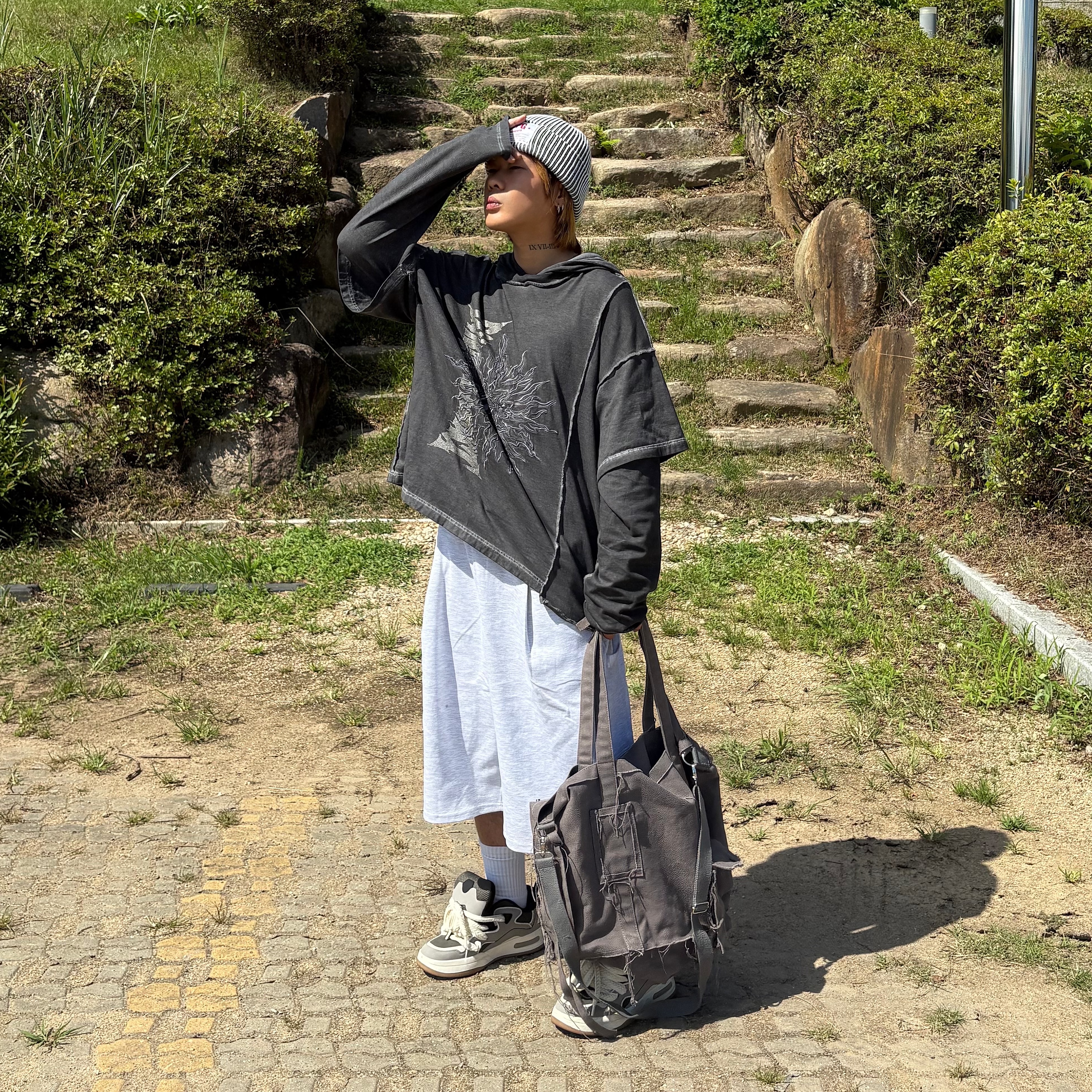 DEFGARMENTS Label Point Rib Beanie White 착용 스타일 - 1
