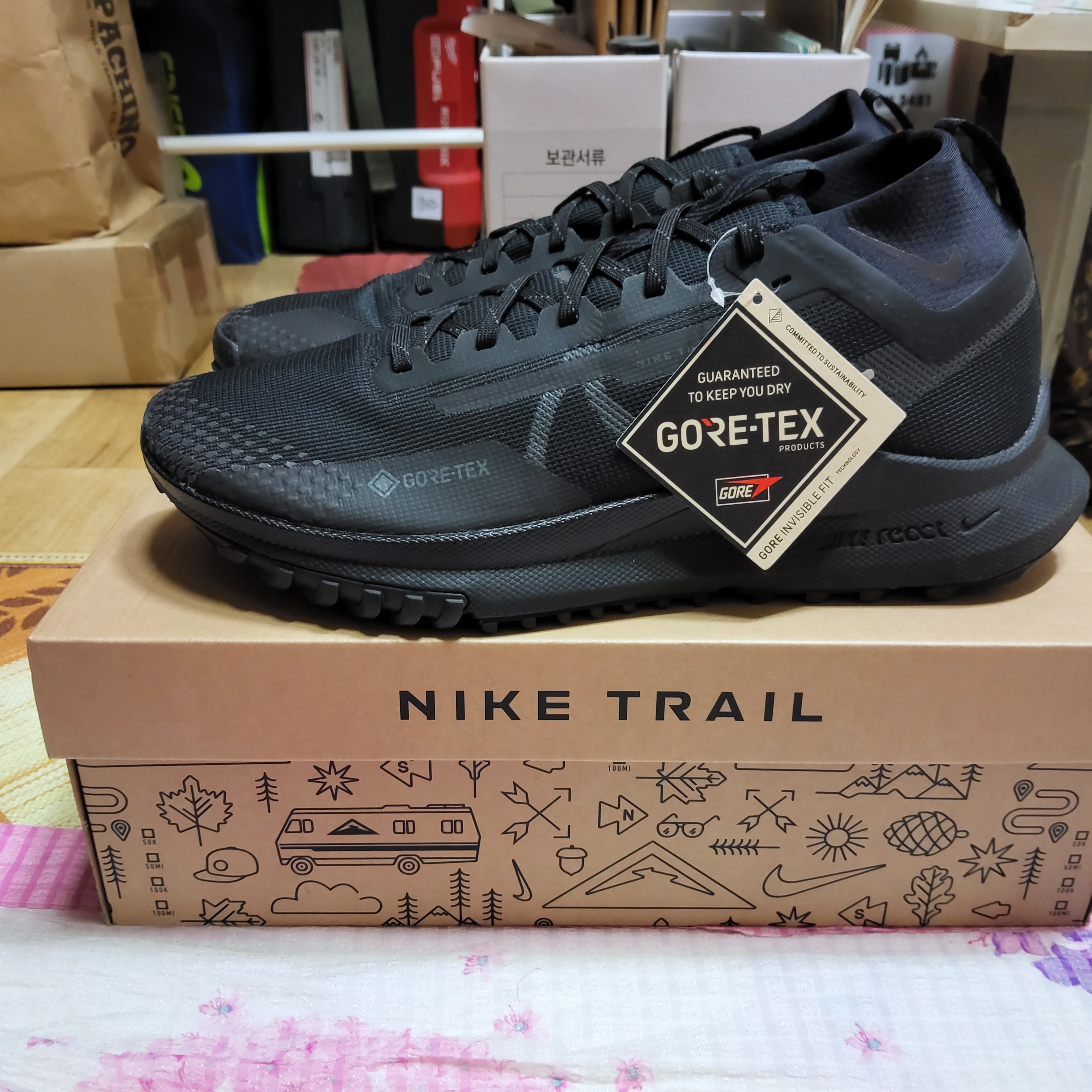 Nike React Pegasus Trail 4 Gore-Tex Black Velvet Brown 착용 스타일 - 2