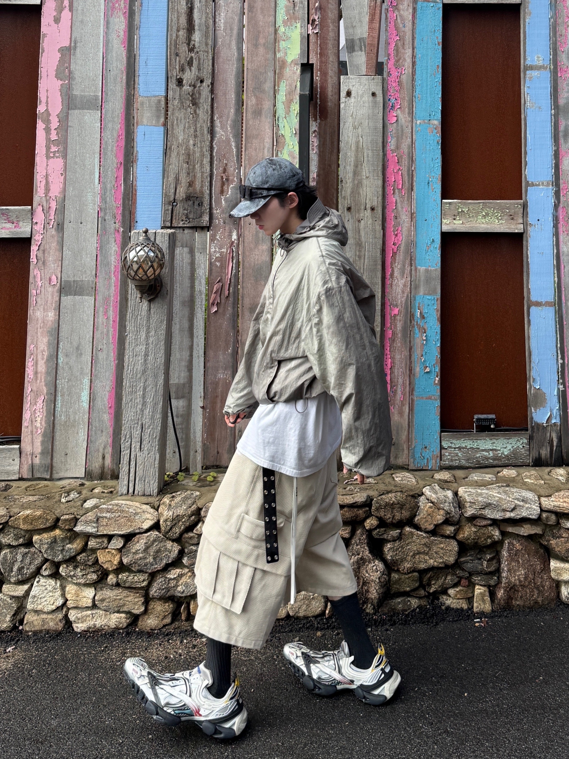 Kamien x MJD Double Hole Belt Black Shearling Calfskin, Kamien Titan Bermuda Pants Light Beige 착용 스타일 - 1