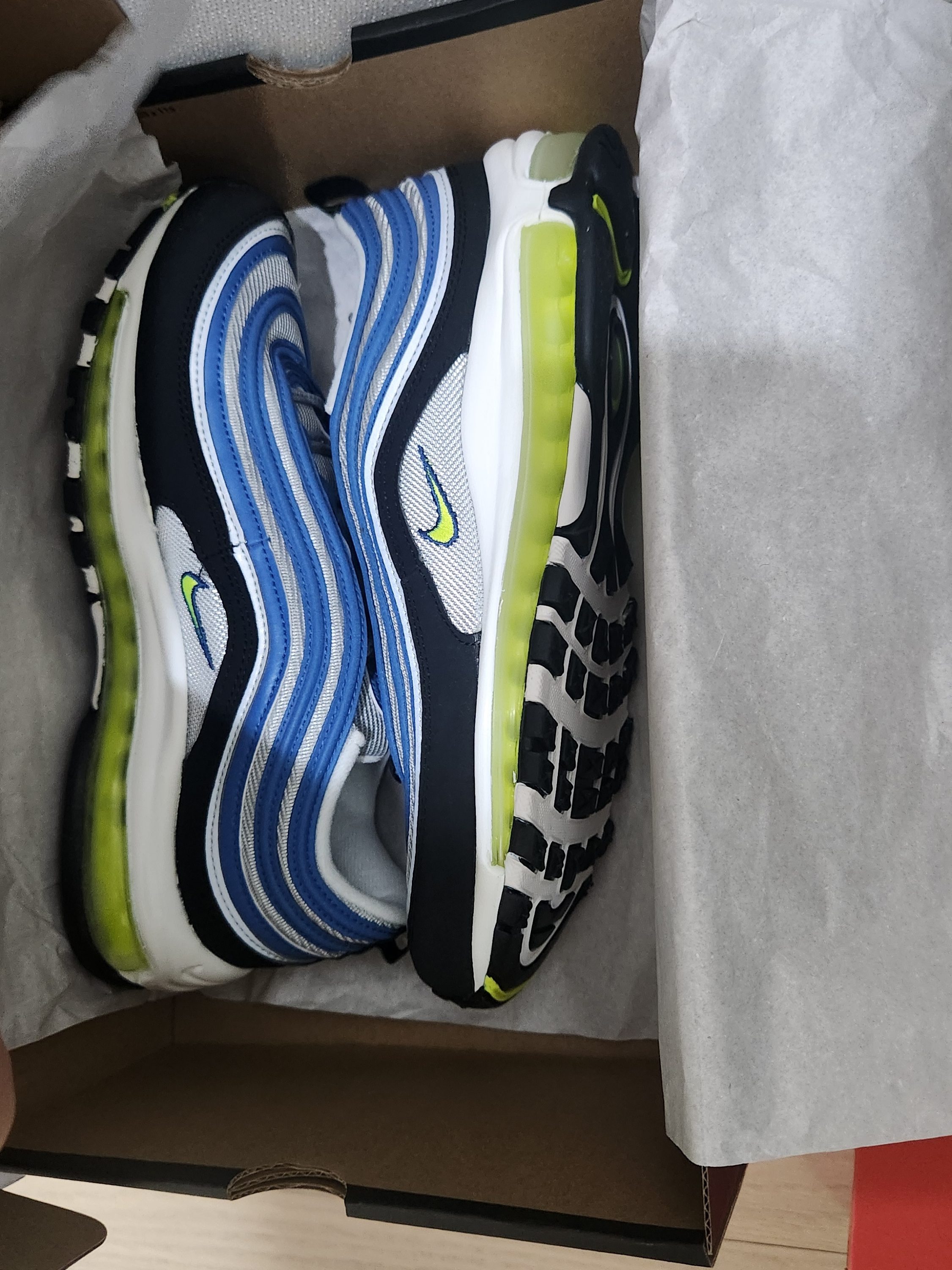 Nike Air Max 97 OG Atlantic Blue and Voltage Yellow 착용 스타일 - 2
