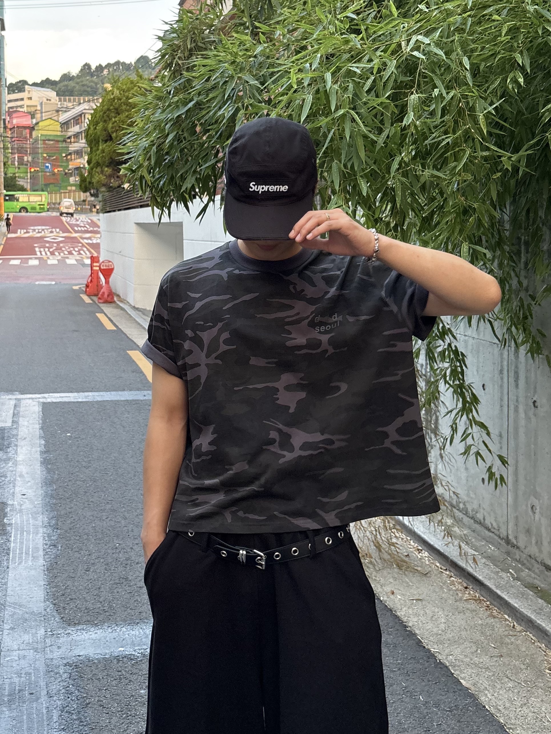 Hoka Bondi 8 Black - Wide, Supreme Washed Chino Twill Camp Cap Black - 25SS 착용 스타일 - 6
