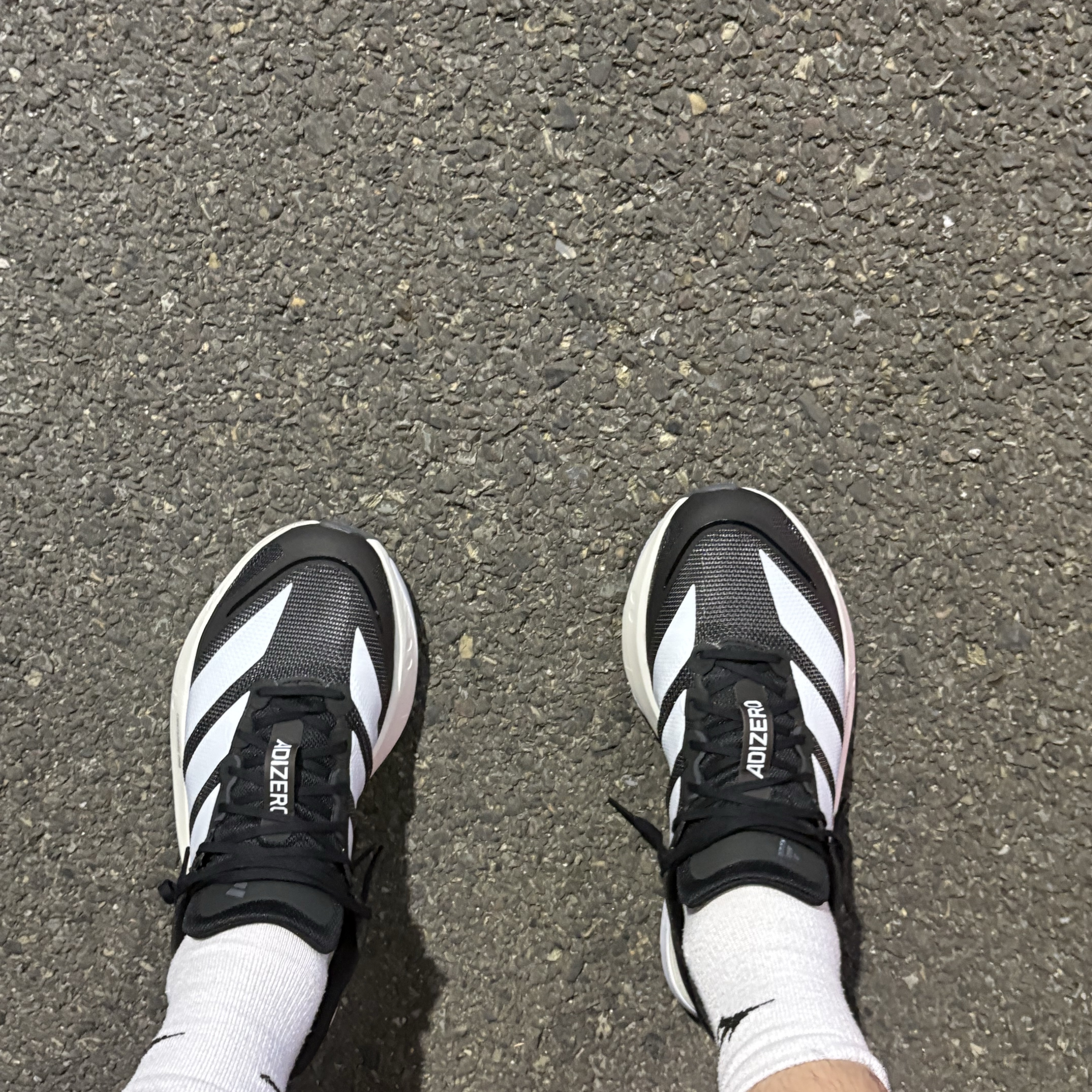 Adidas Adizero Boston 13 Core Black Cloud White 착용 스타일