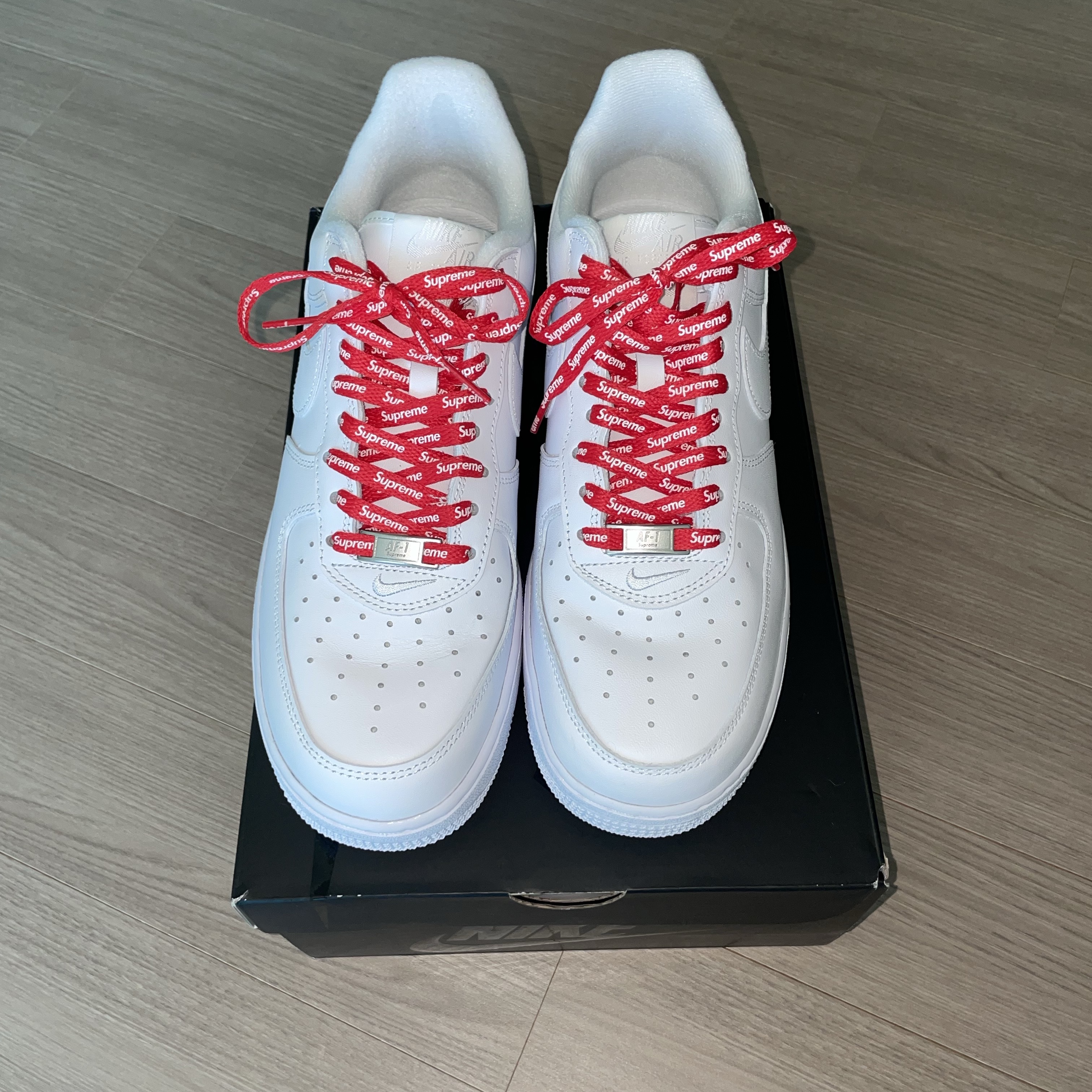 Nike x Supreme Air Force 1 Low White 착용 스타일 - 1