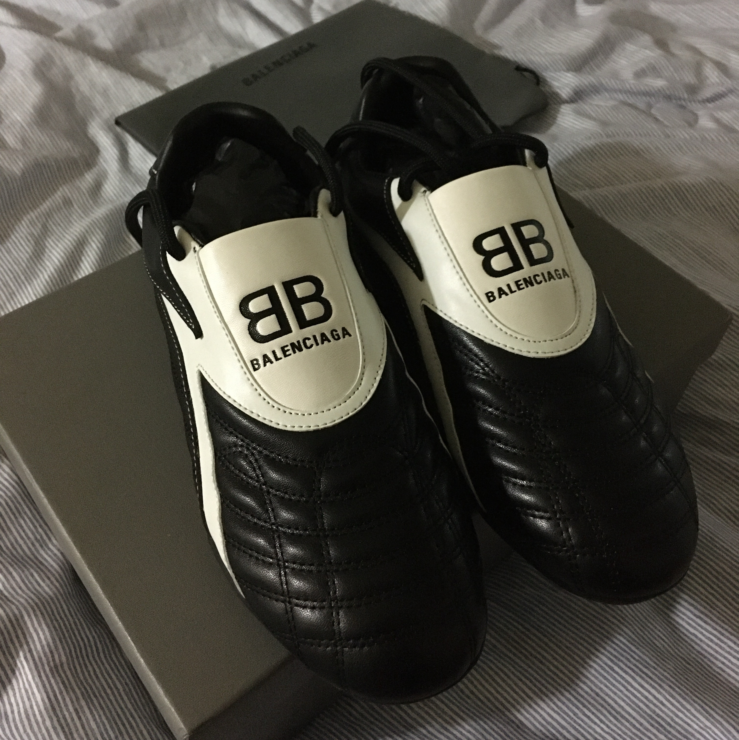 Balenciaga Zen Sneakers Black White 착용 스타일 - 3