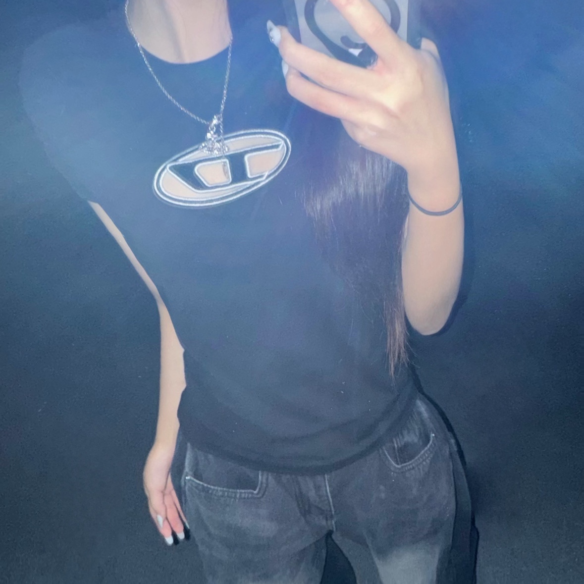 (W) Diesel T-Angie Peekaboo Logo T-Shirt Black, Vivienne Westwood Mini Bas Relief Pendant Silver 착용 스타일