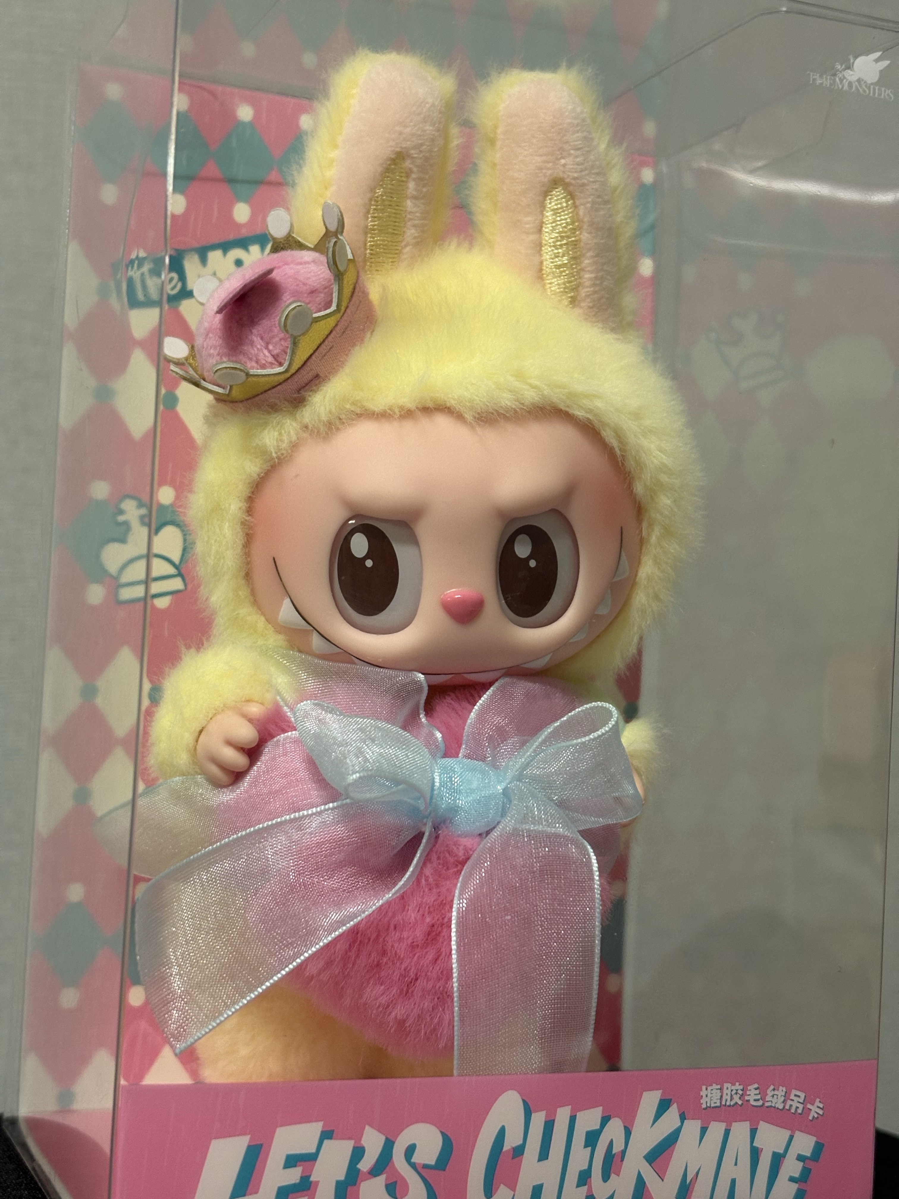 Pop Mart The Monsters Checkmate Series Plush Keyring 착용 스타일 - 2