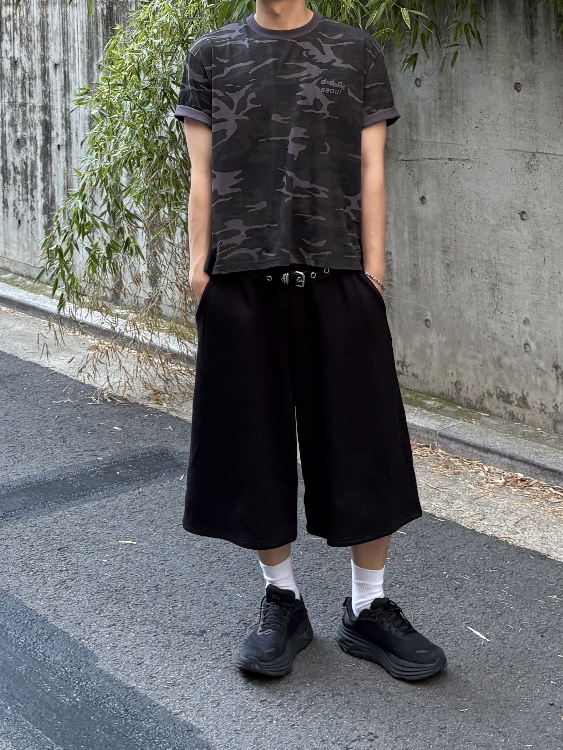 Hoka Bondi 8 Black - Wide, Supreme Washed Chino Twill Camp Cap Black - 25SS 착용 스타일 - 5