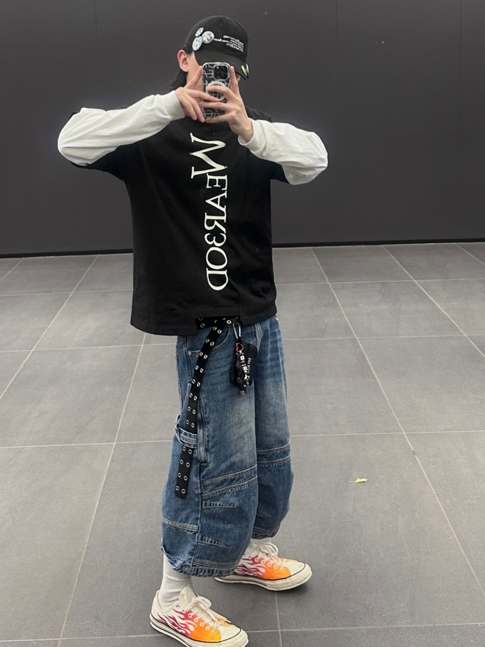 ROARINGRAD Carpenter Bermuda Denim Pants Blue 착용 스타일