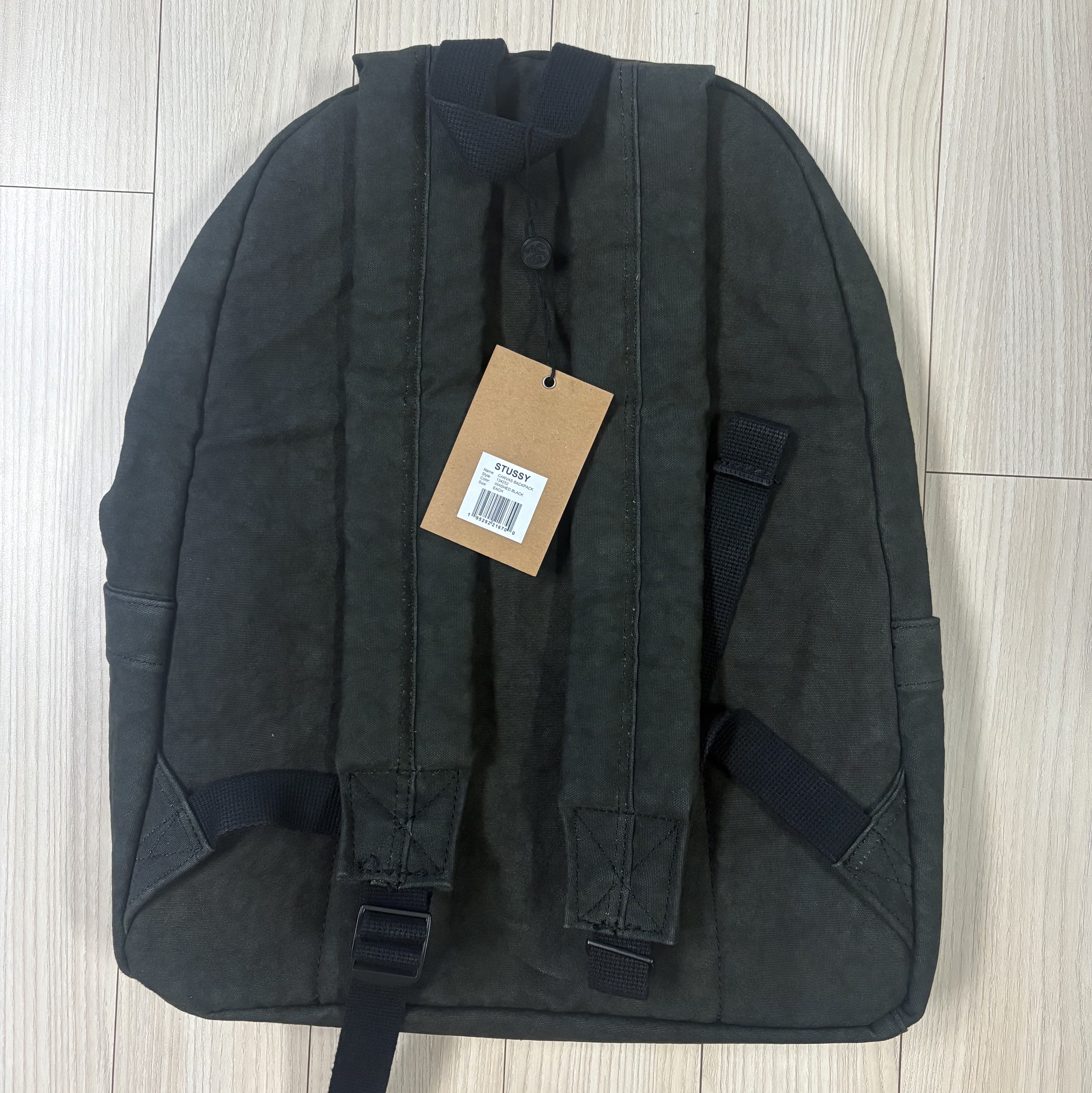Stussy Canvas Backpack Washed Black 착용 스타일 - 2
