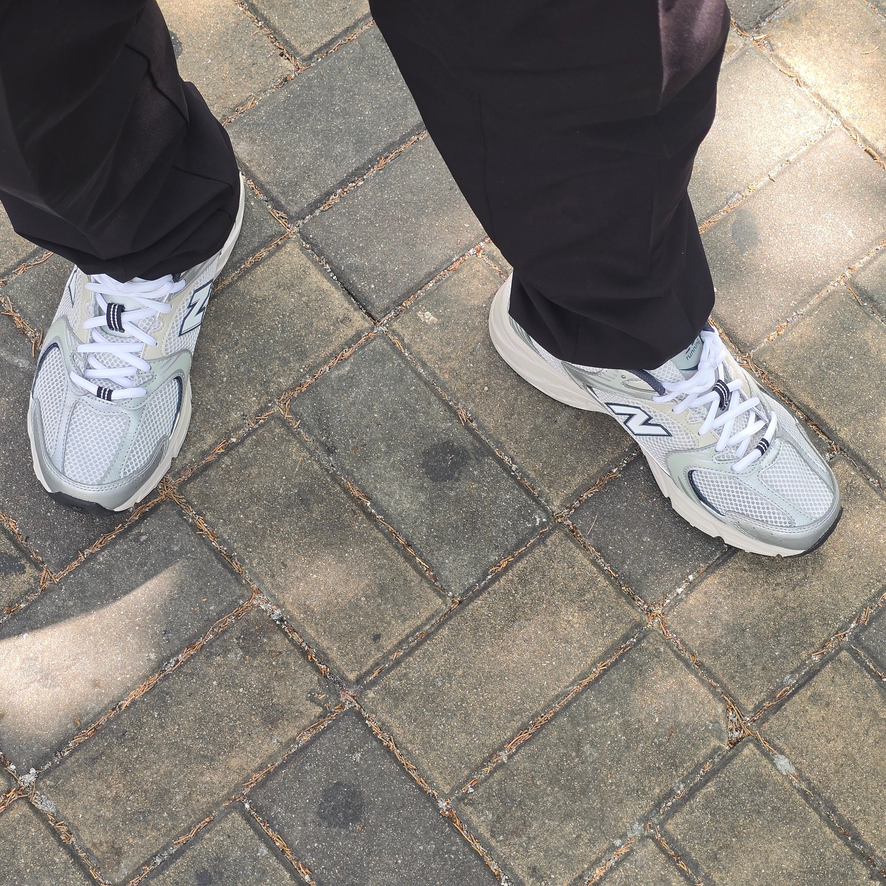 New Balance 530 Steel Grey 착용 스타일 - 7