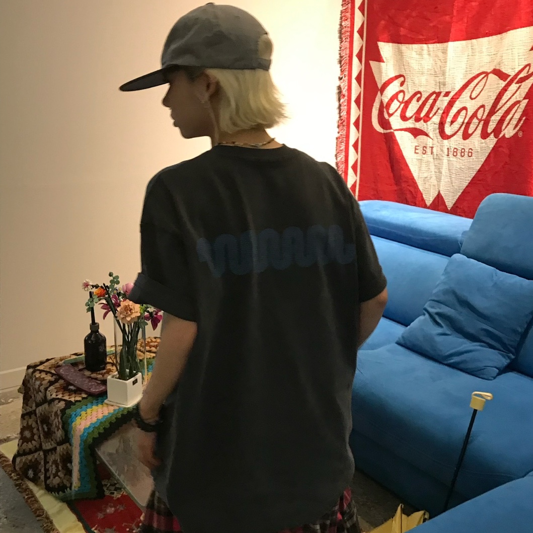Not New Wave Logo T-Shirt Black 착용 스타일 - 3