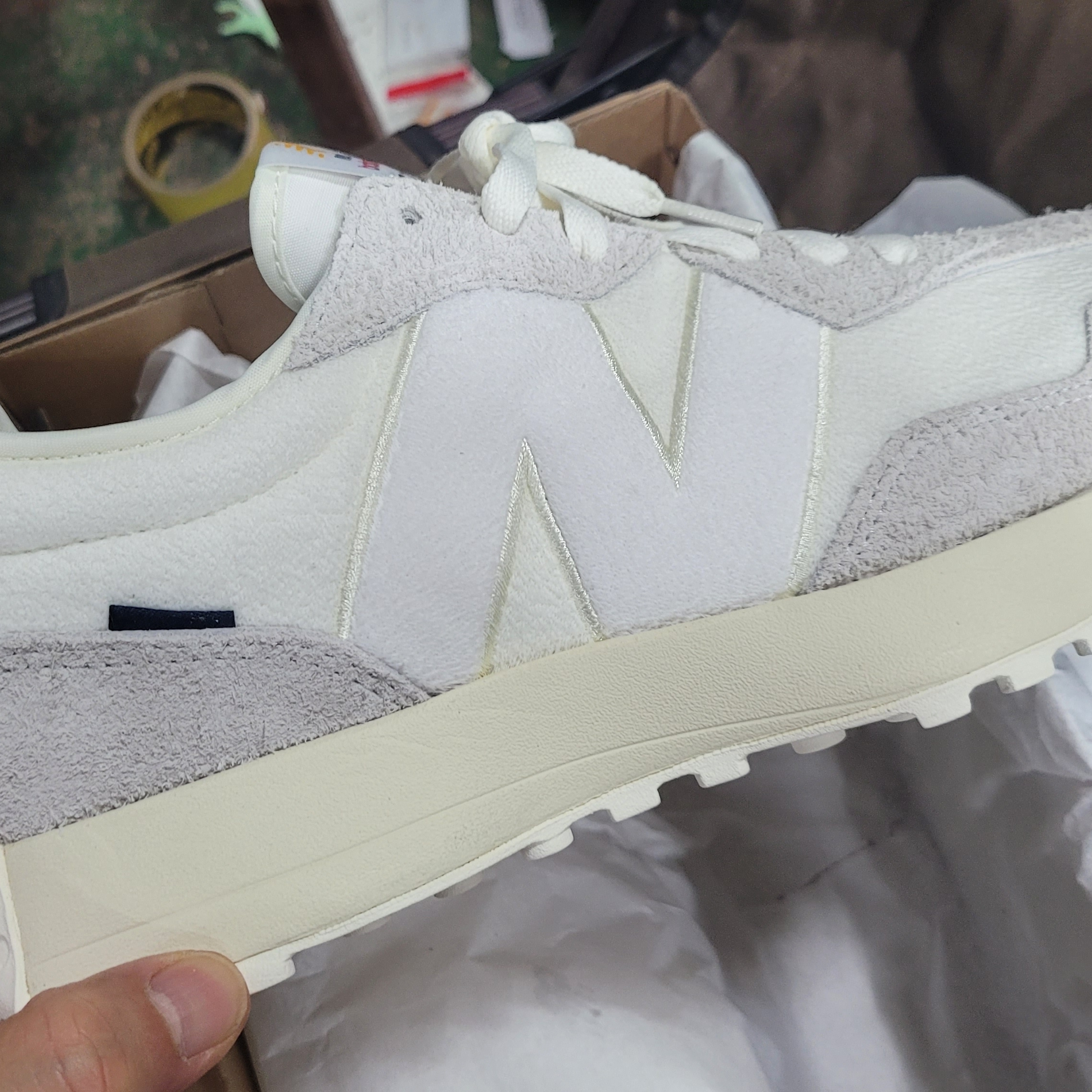 New Balance 327 Moonbeam Rain Cloud 착용 스타일 - 5