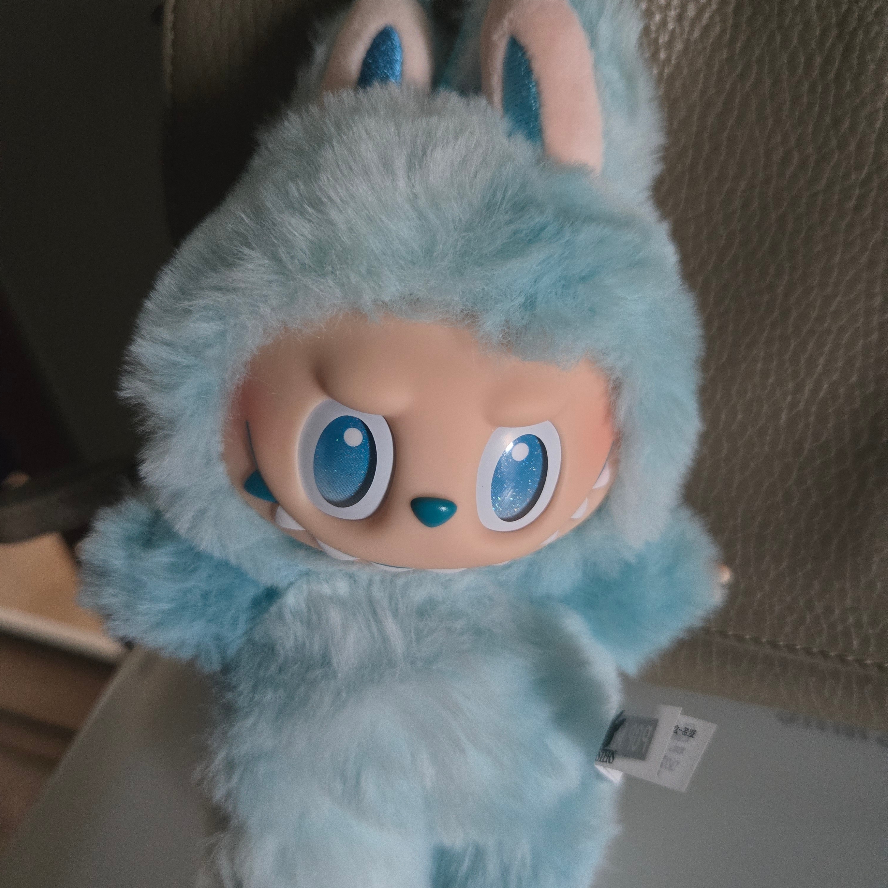Pop Mart Labubu The Monsters Highlight Series Sealed Case (Bundle of 3/1 Blind Box) 착용 스타일