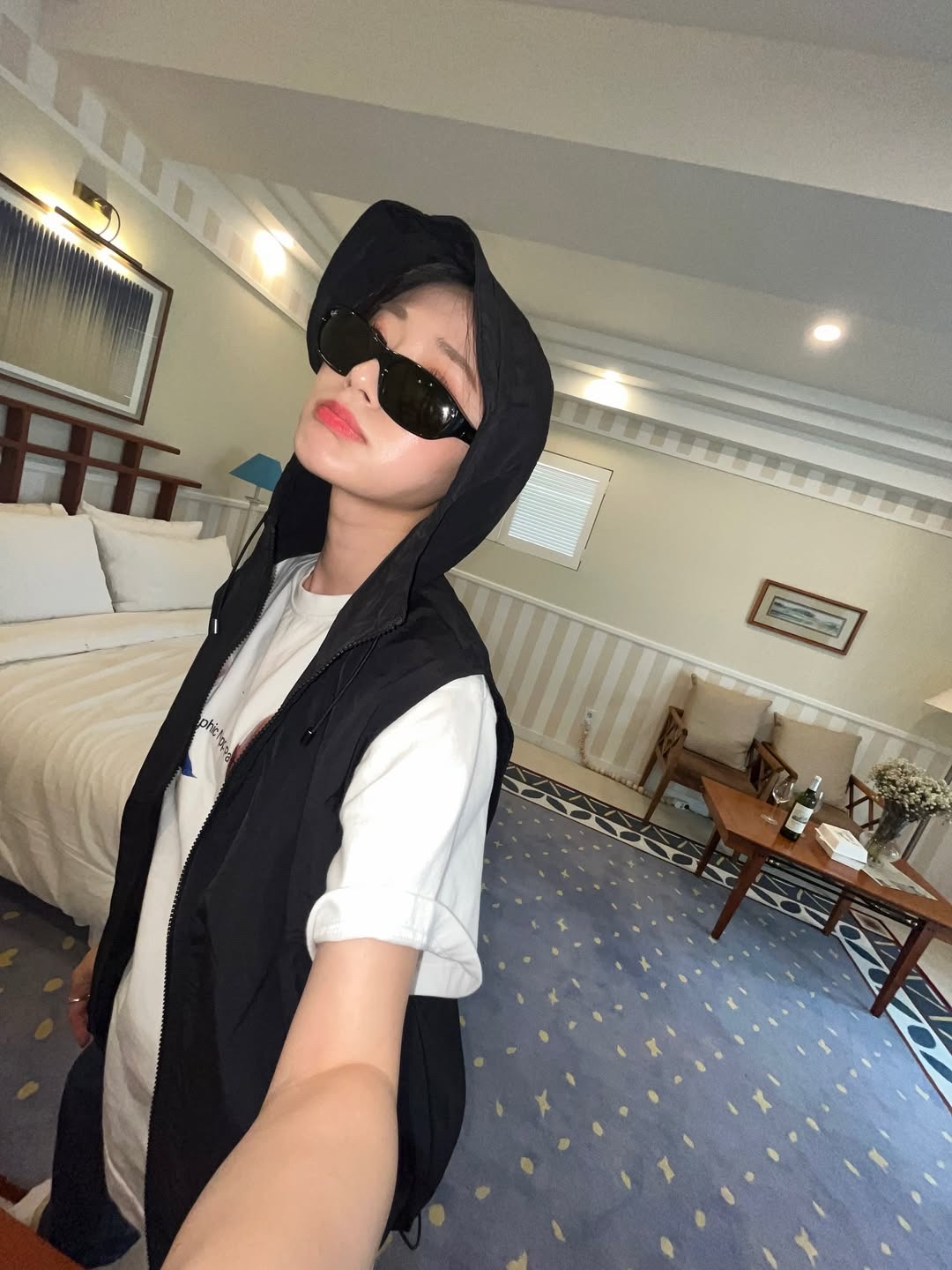 SLOW RECORD HOUSE Nylon Hood Vest Black 착용 스타일 - 2