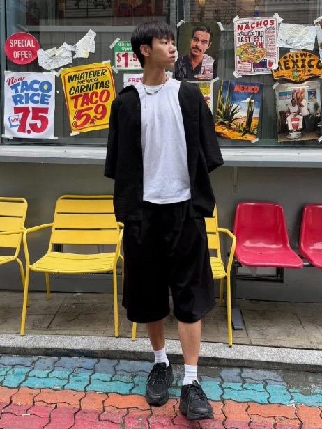 WESLEY HYUSTON Breeze Open Collar Half Knit Shirt Black 착용 스타일 - 2