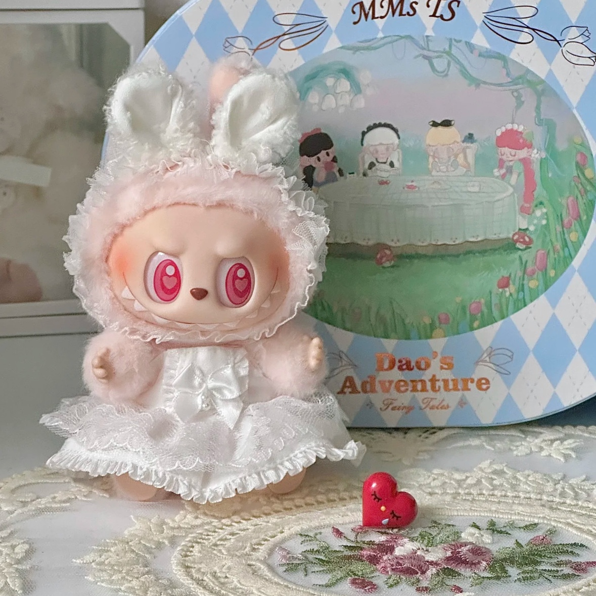 Pop Mart Labubu Let's Play Together Doll Series Dada Keyring (Opened Case) 착용 스타일